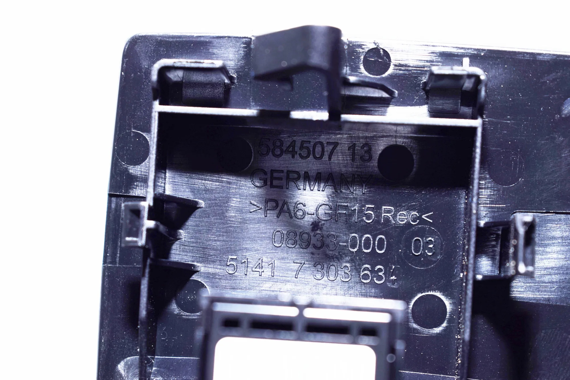 Front Right Door Window Switch – OEM 9208107 · BMW i3 (I01) Electric 2019 – 5