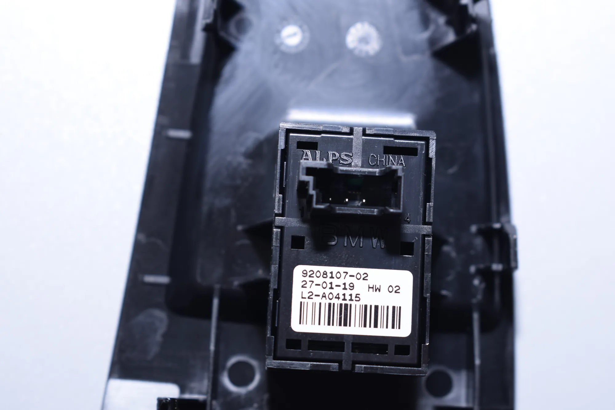 Front Right Door Window Switch – OEM 9208107 · BMW i3 (I01) Electric 2019 – 4