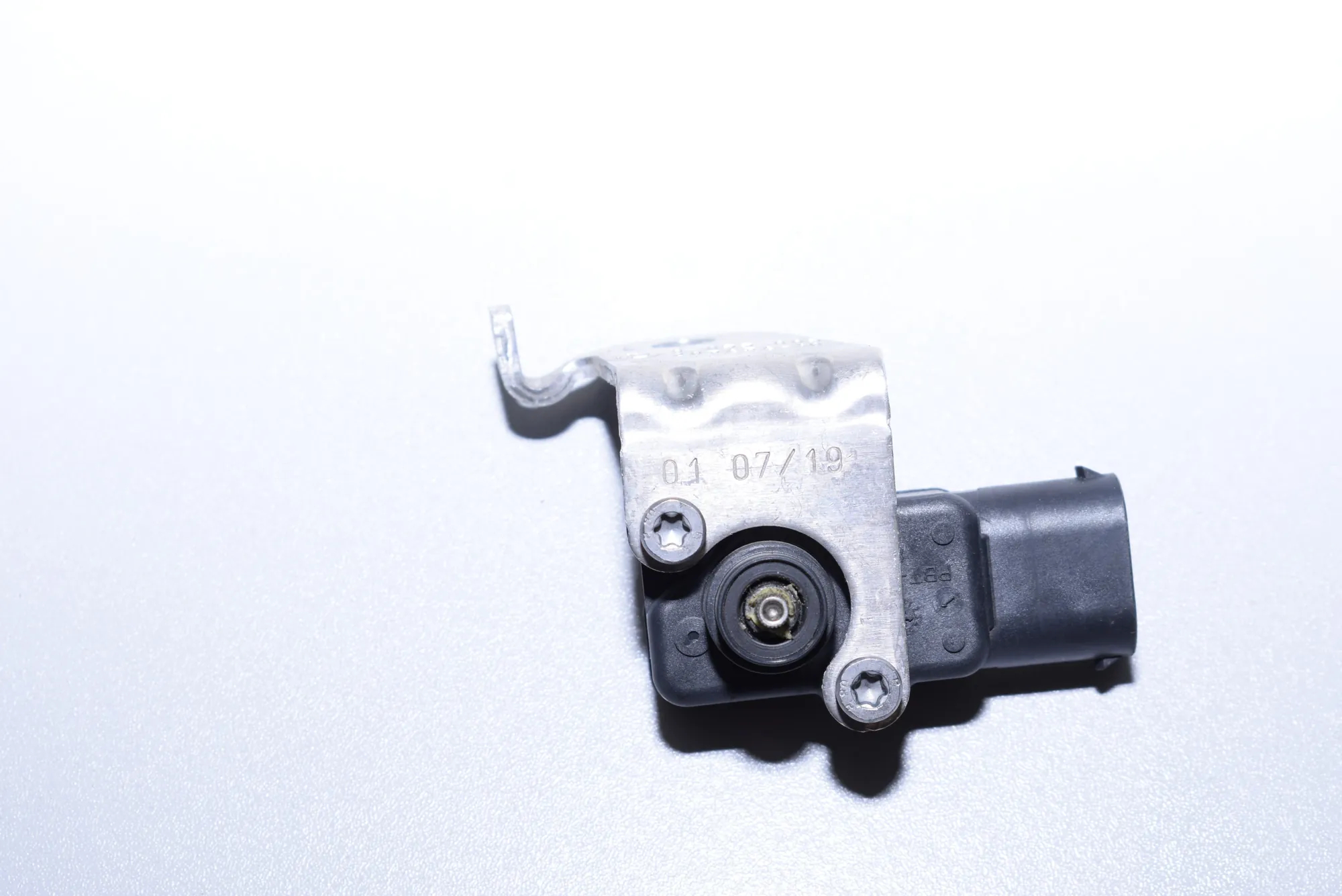 Front Left Height Level Sensor – OEM 6855665 · BMW i3 (I01) Electric 2019 – 4