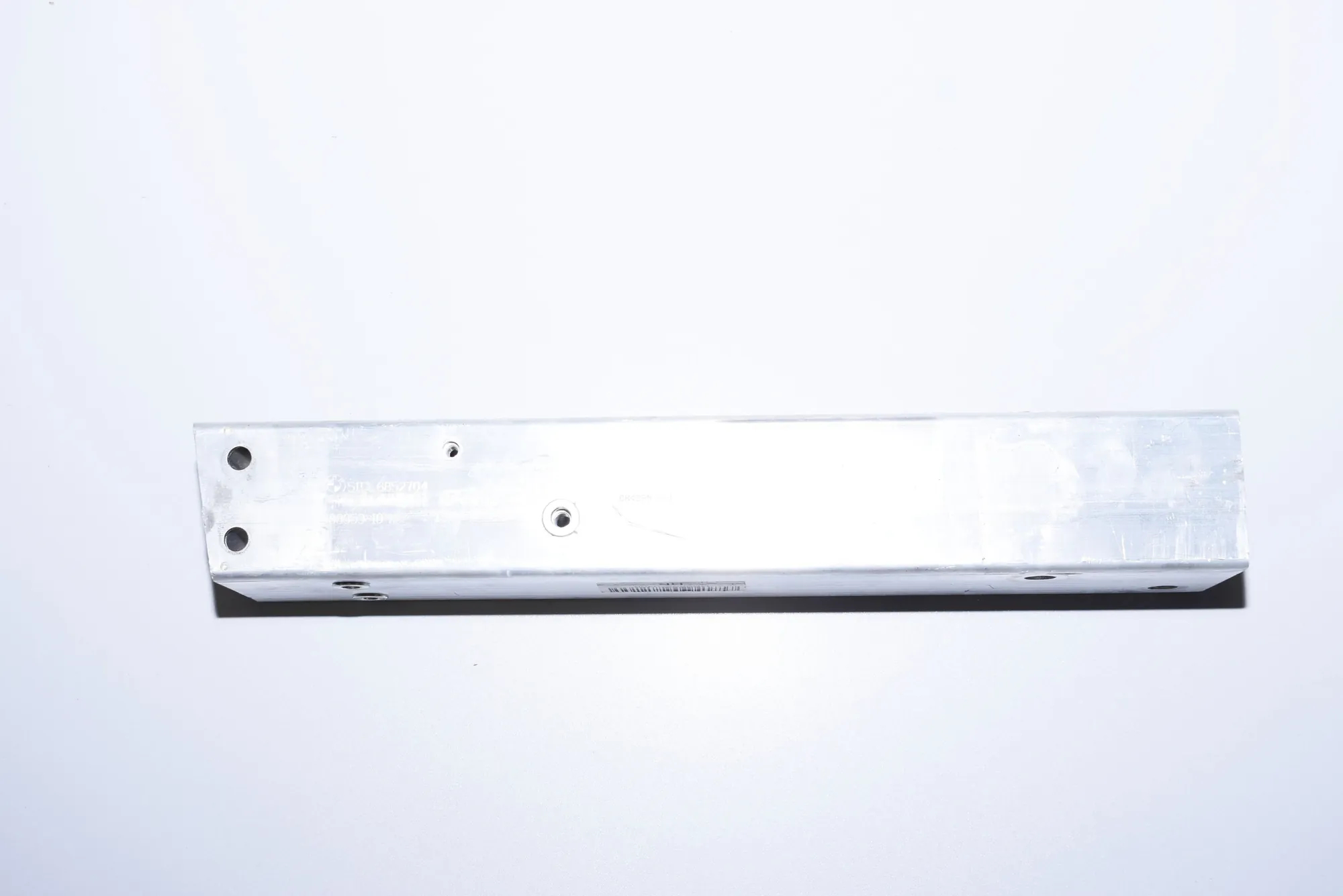Rear Right Bumper Bracket – OEM 6852704 · BMW i3 (I01) Electric 2019