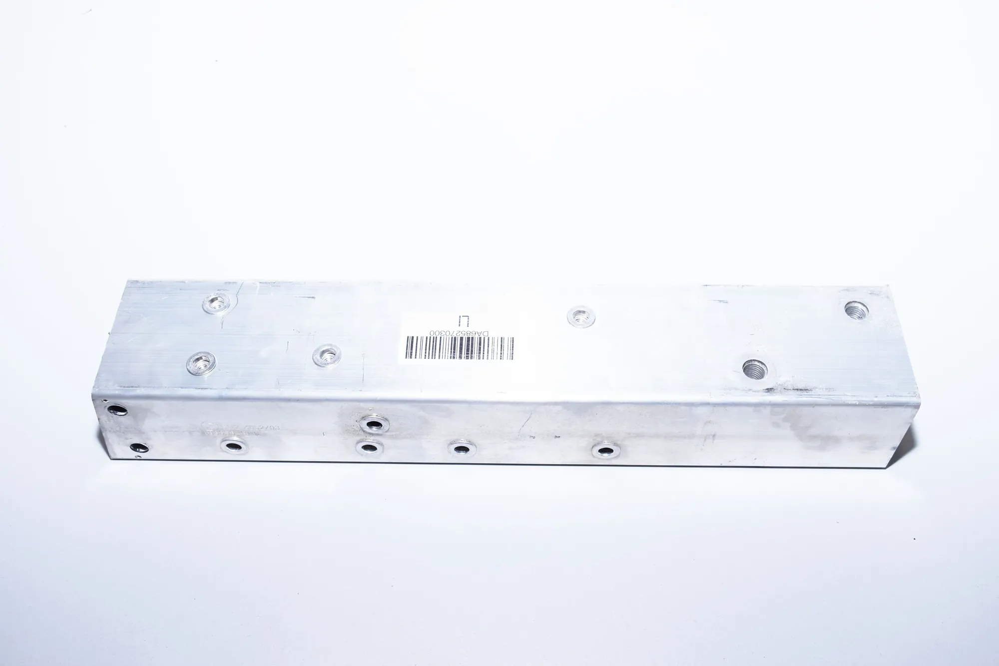Rear Left Bumper Bracket – OEM 6852703 · BMW i3 (I01) Electric 2019 – 2