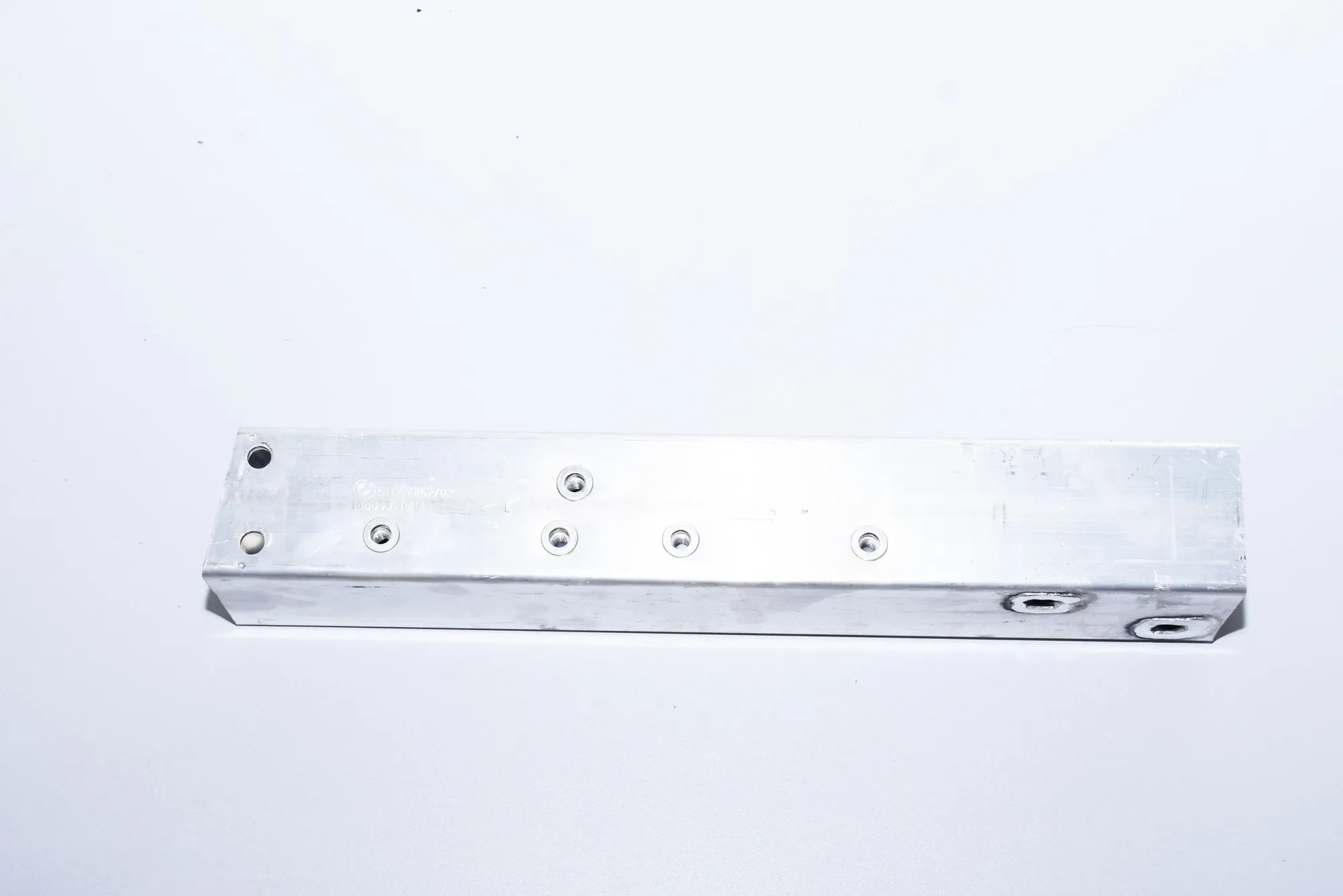 Rear Left Bumper Bracket – OEM 6852703 · BMW i3 (I01) Electric 2019 – 5