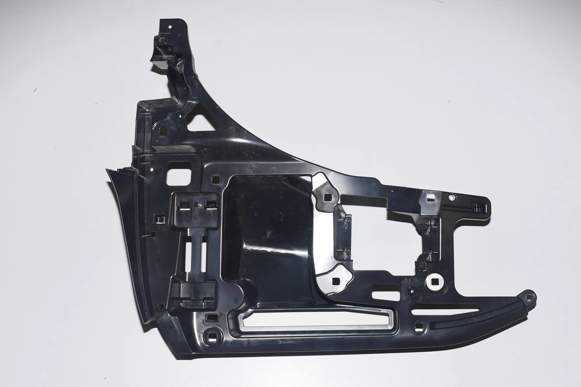 Rear Right Bumper Bracket – OEM 7296754 · BMW i3 (I01) Electric 2019 – 3
