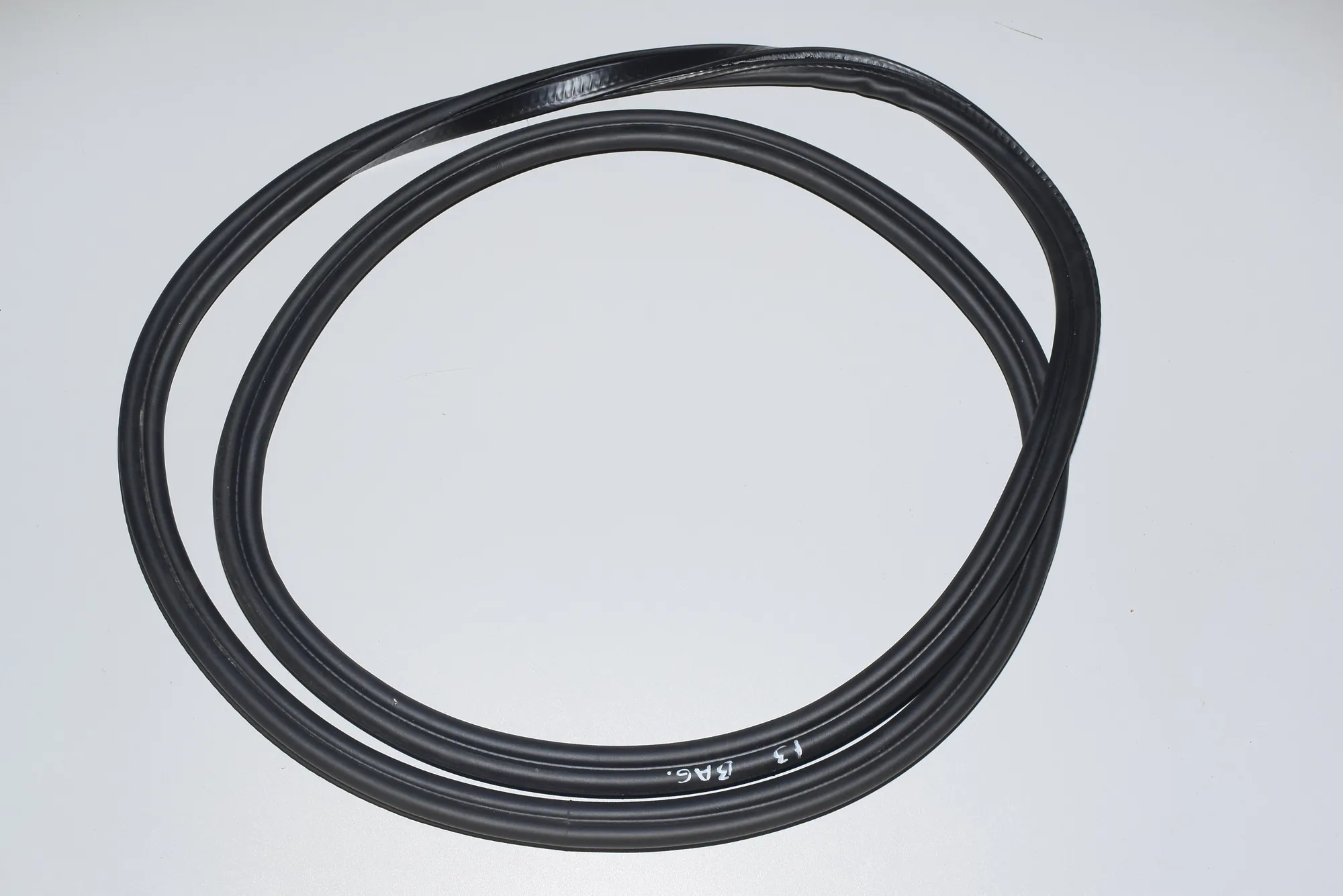 Tailgate Rubber Seal – OEM 7296906 · BMW i3 (I01) Electric 2019 – 2