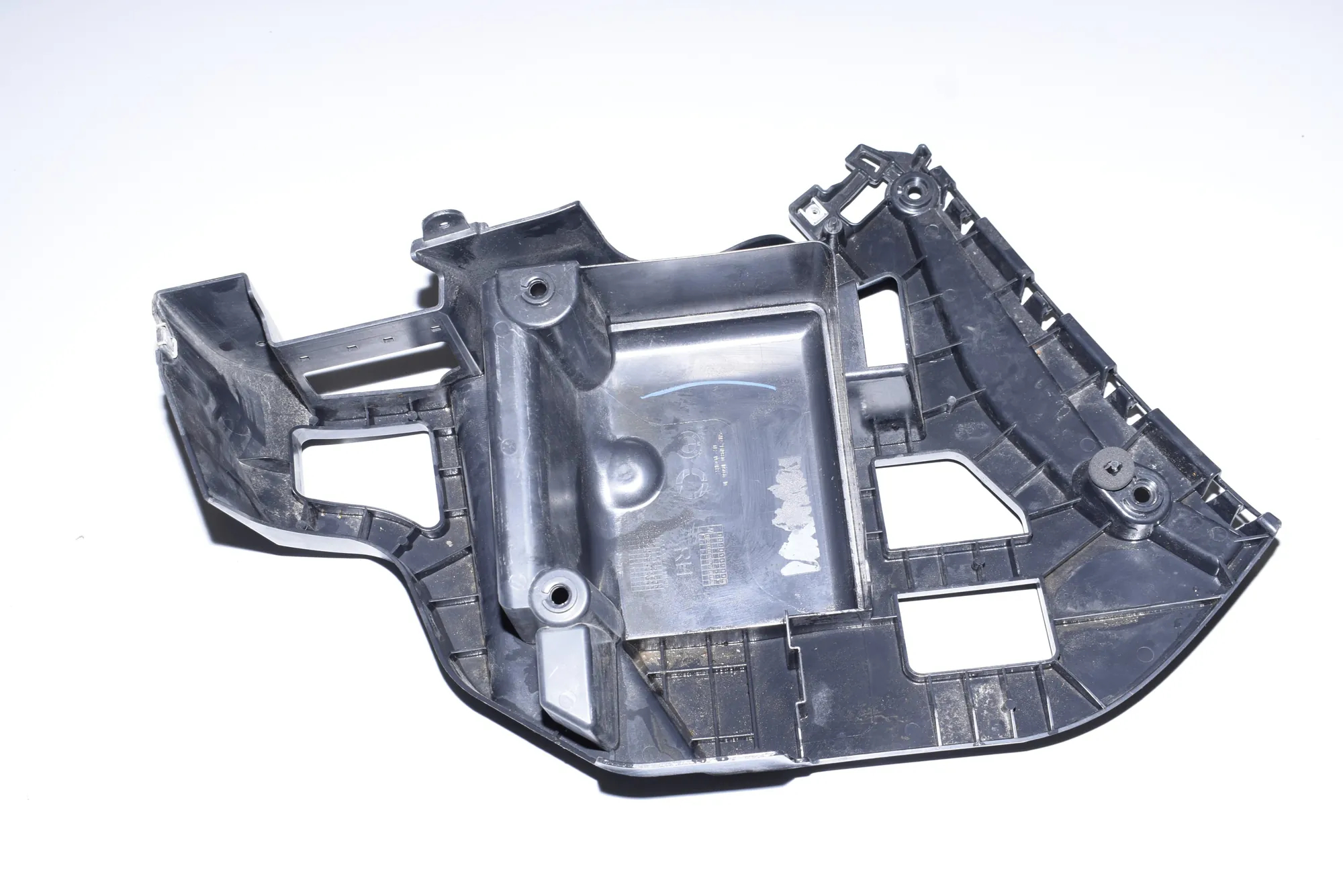 Rear Right Bumper Bracket – OEM 7319830 · BMW X6 (F16, F86) BMW X6 (F16, F86) 2015 – 5