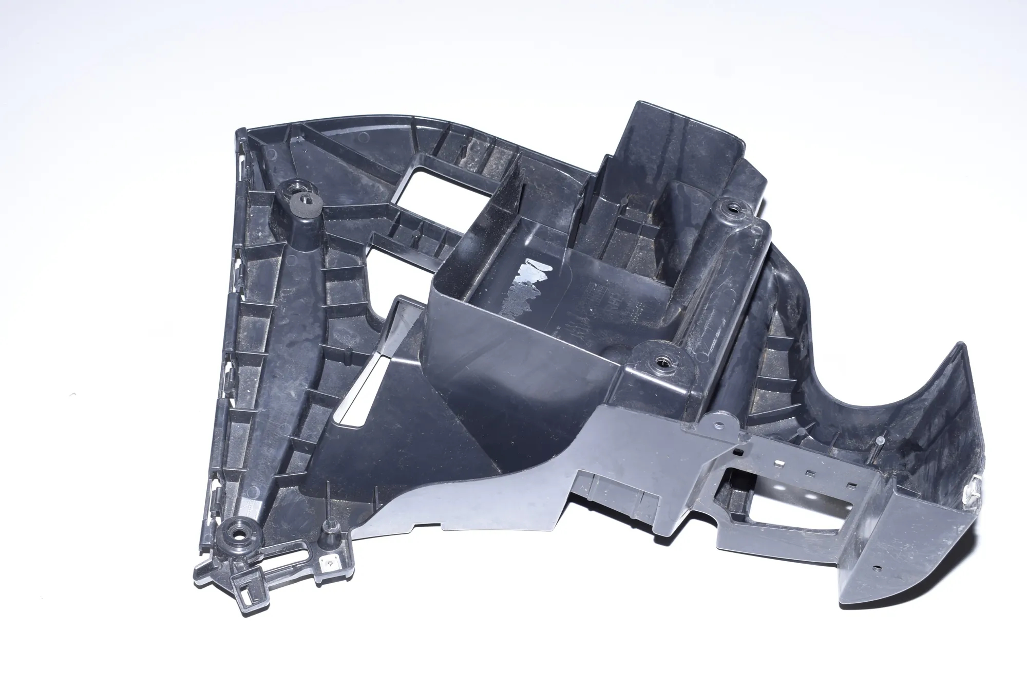 Rear Right Bumper Bracket – OEM 7319830 · BMW X6 (F16, F86) BMW X6 (F16, F86) 2015 – 4