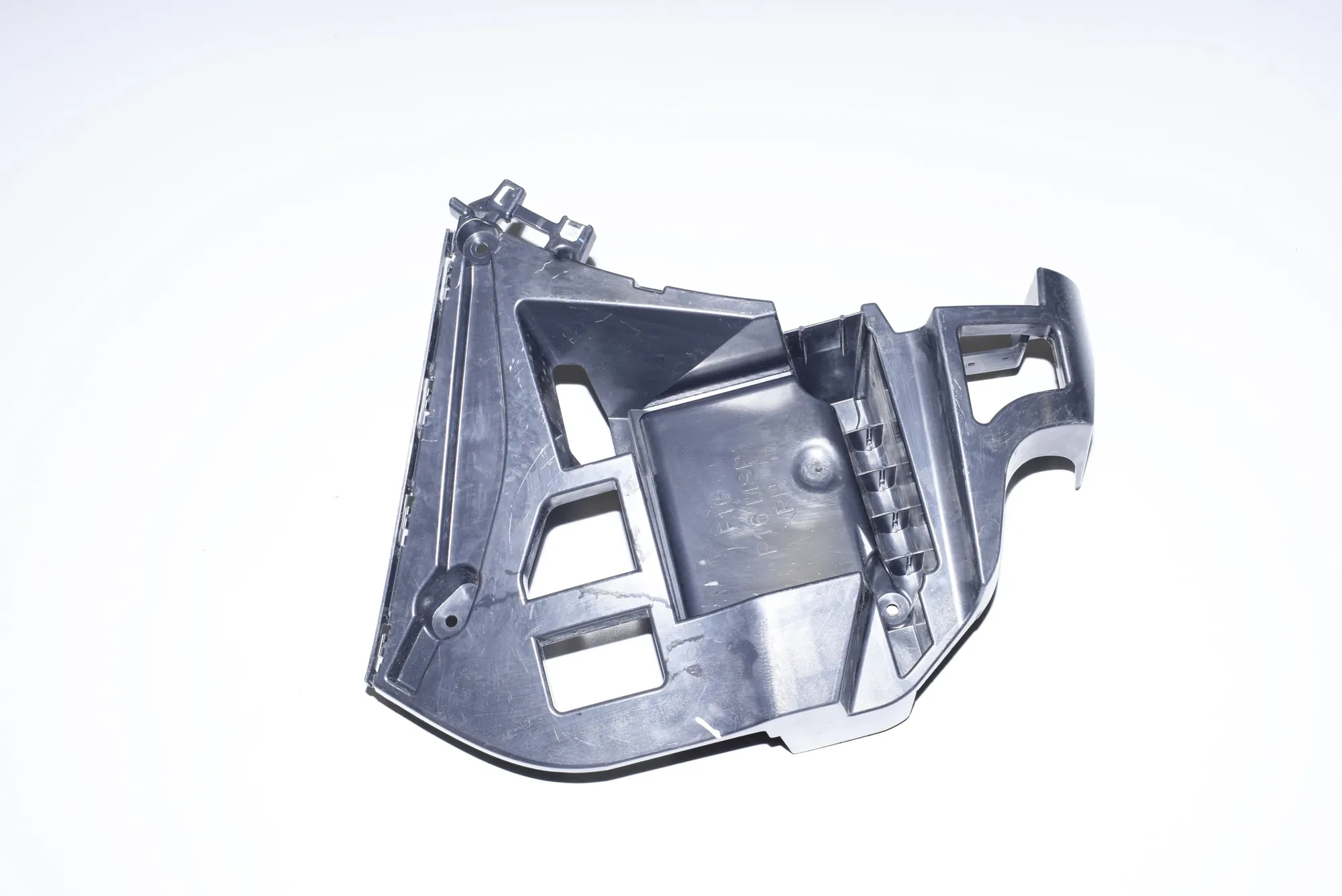 Rear Right Bumper Bracket – OEM 7319830 · BMW X6 (F16, F86) BMW X6 (F16, F86) 2015 – 3