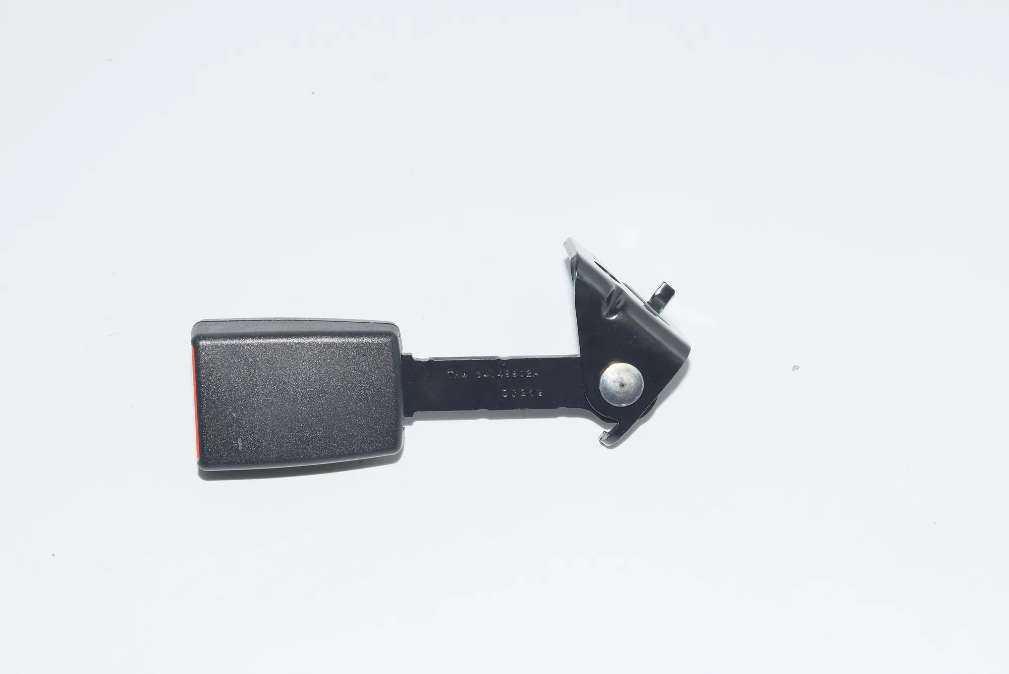 Rear Left Seat Buckle – OEM 7347725 · BMW i3 (I01) Electric 2019 – 2