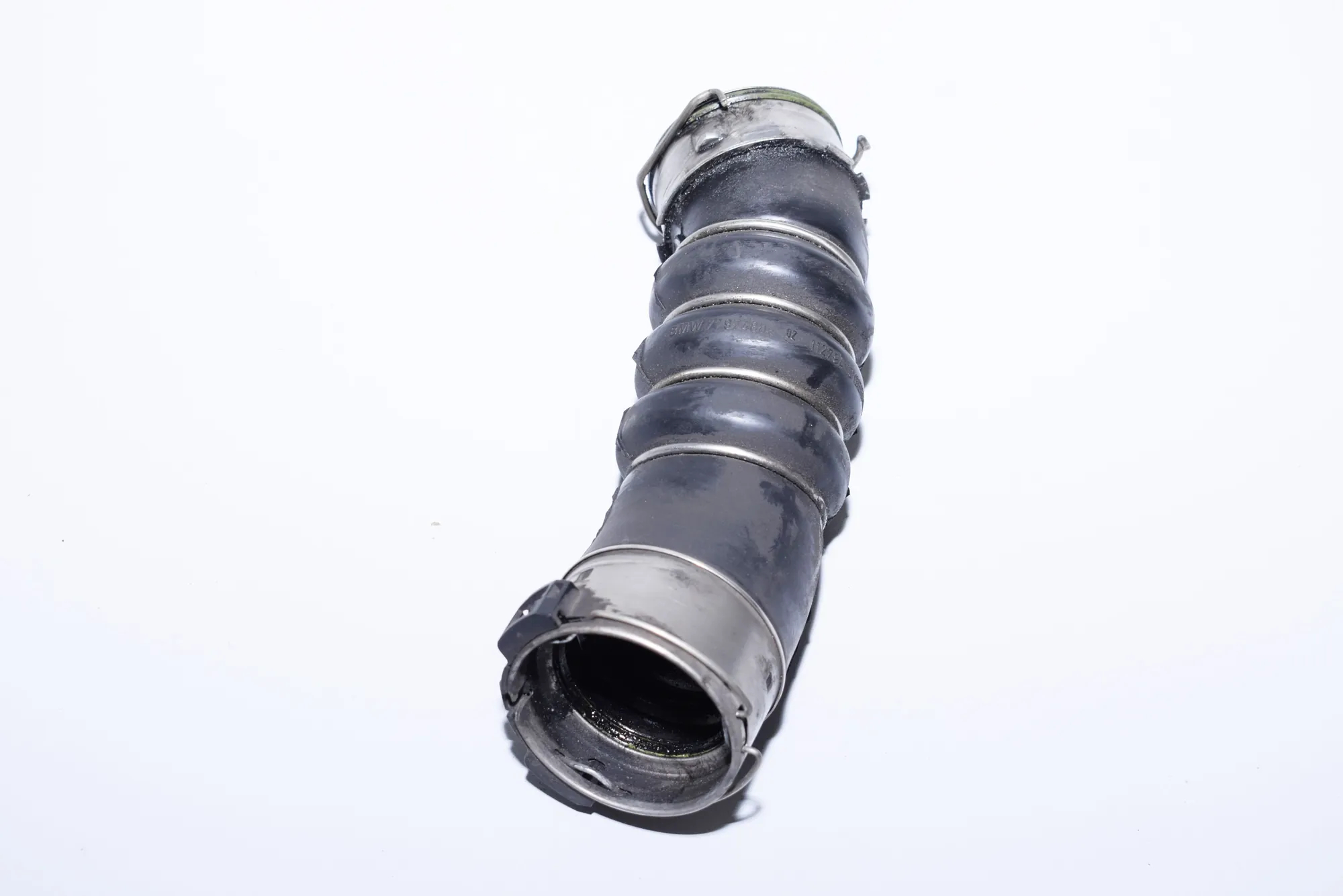 Right Side Intercooler Hose – OEM 7797480 · BMW 1 (E81) 118 d 2008