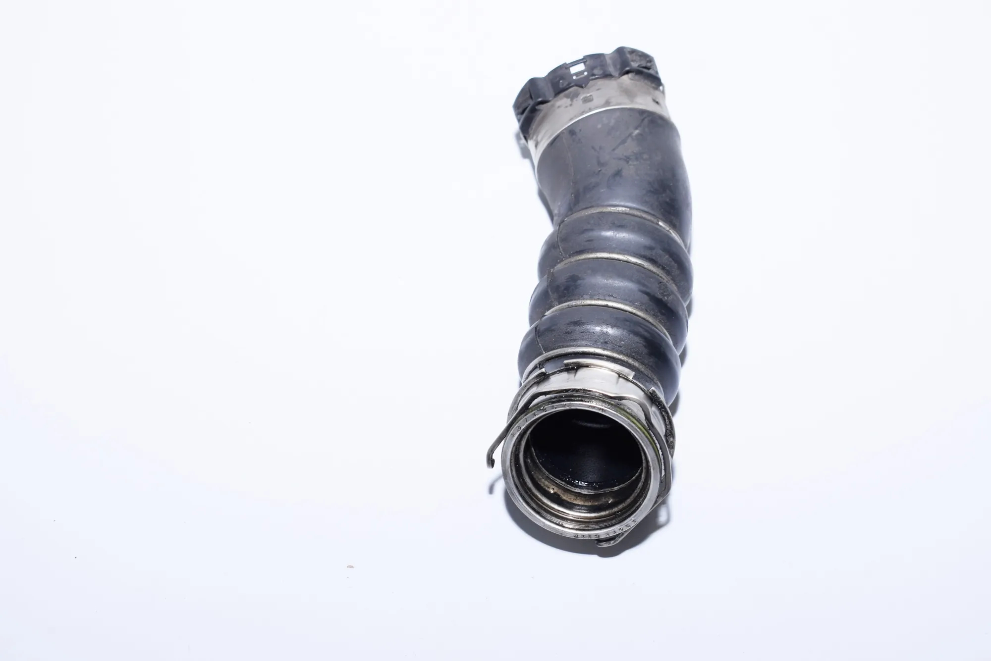 Right Side Intercooler Hose – OEM 7797480 · BMW 1 (E81) 118 d 2008 – 3