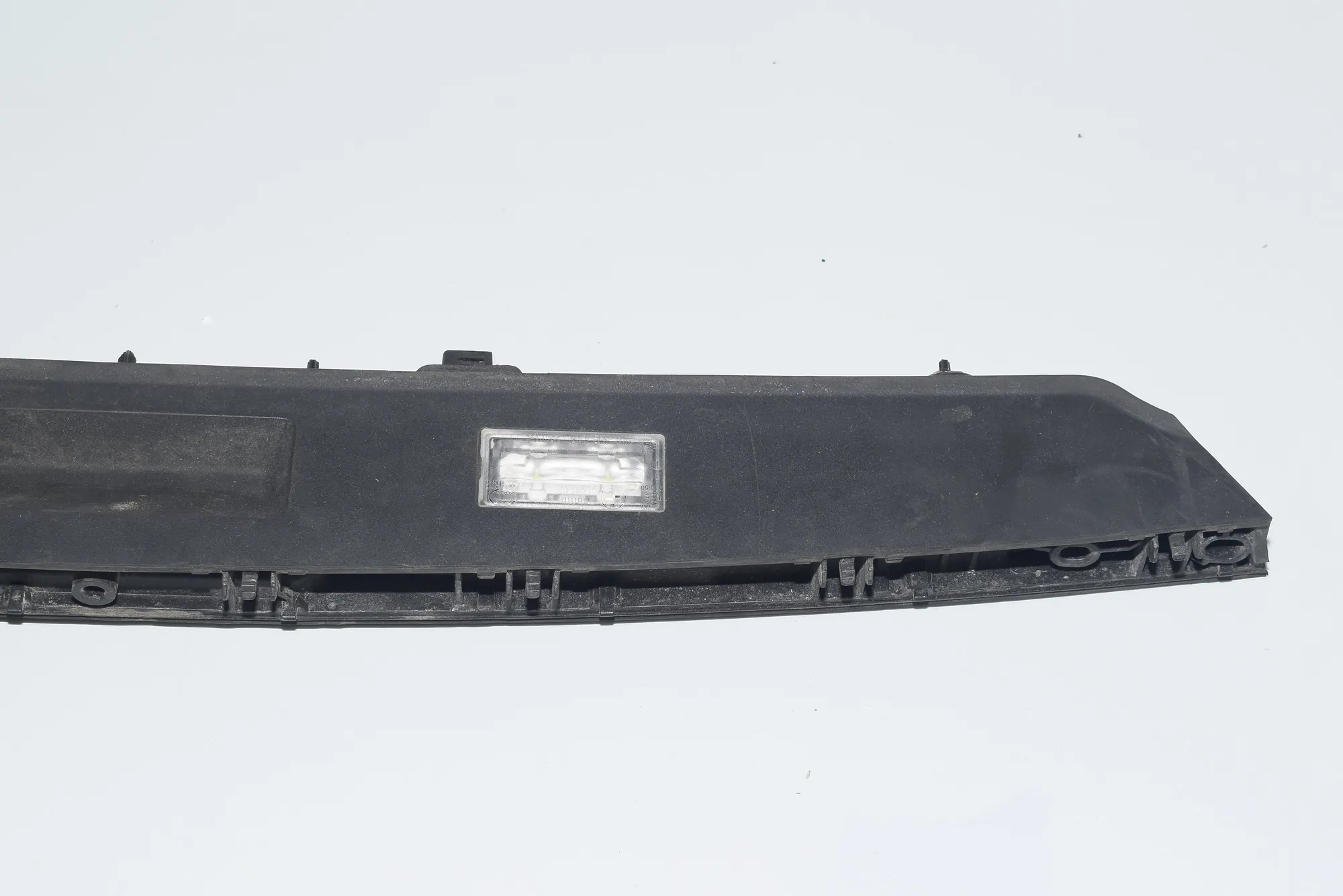 License Plate Lights – OEM 7357105 · BMW 7 (G11, G12) BMW 7 (G11, G12) 2014 – 4