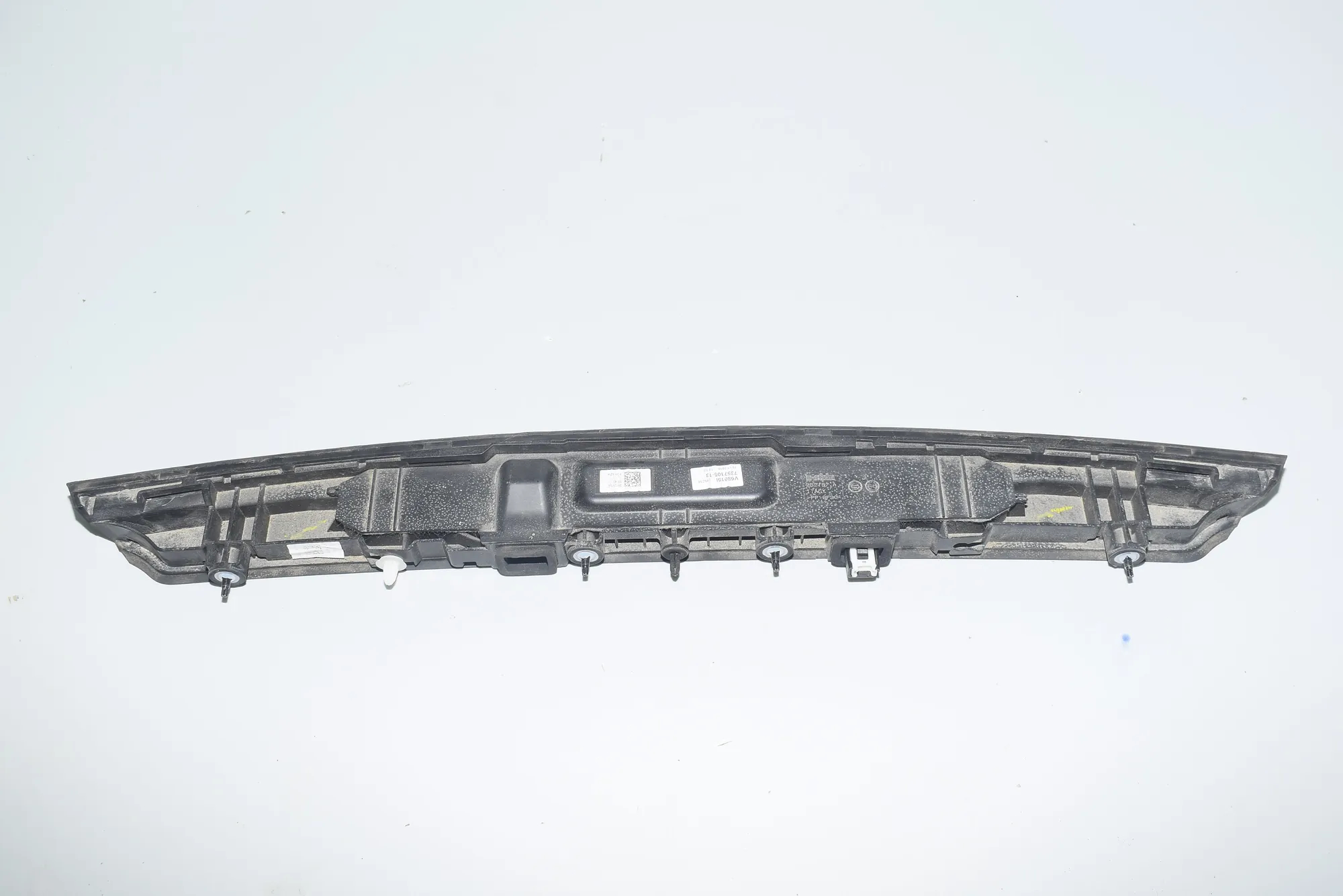 License Plate Lights – OEM 7357105 · BMW 7 (G11, G12) BMW 7 (G11, G12) 2014