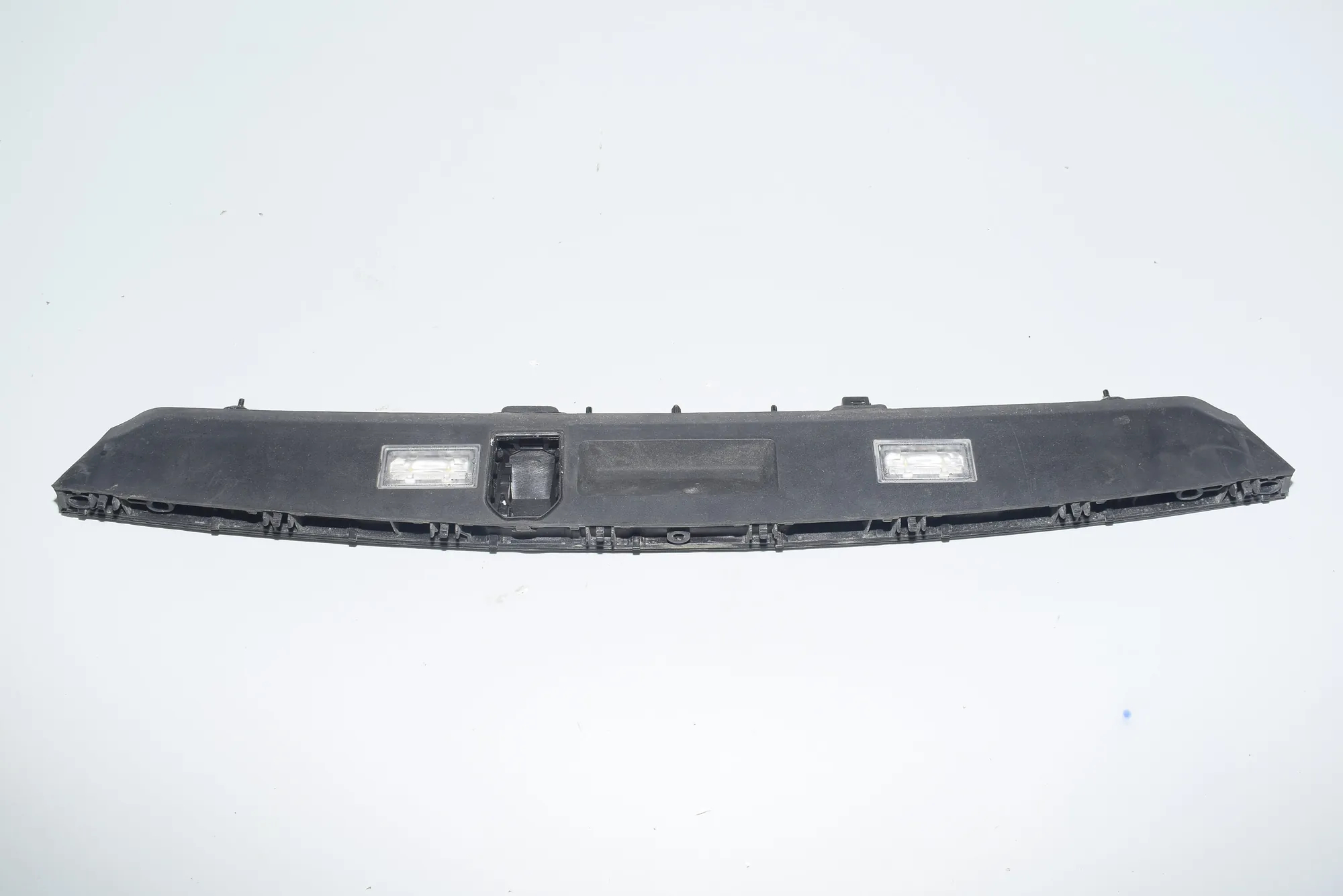 License Plate Lights – OEM 7357105 · BMW 7 (G11, G12) BMW 7 (G11, G12) 2014 – 3
