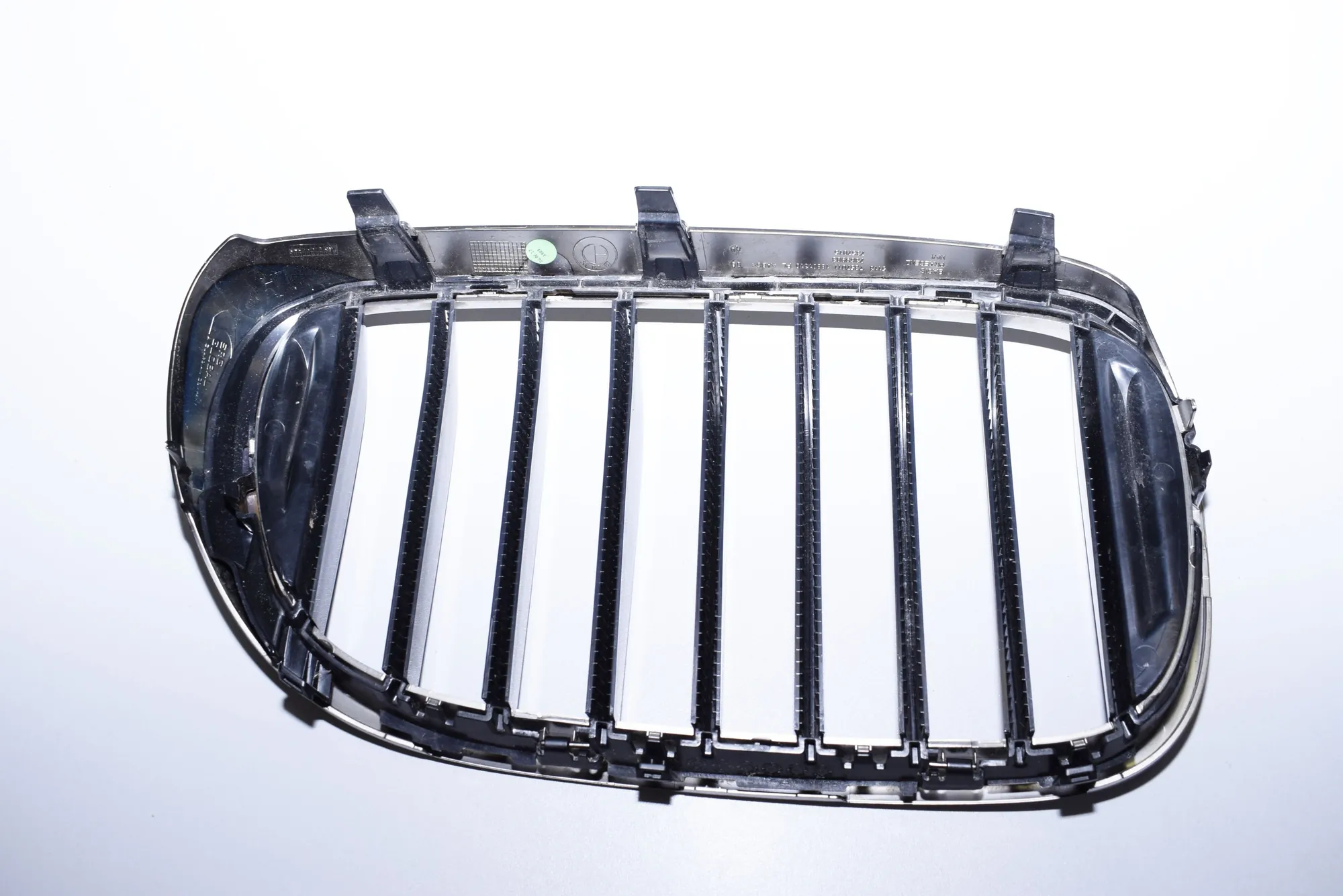 Front Left Grill – OEM 7467638 · BMW 7 (G11, G12) BMW 7 (G11, G12) 2014 – 3