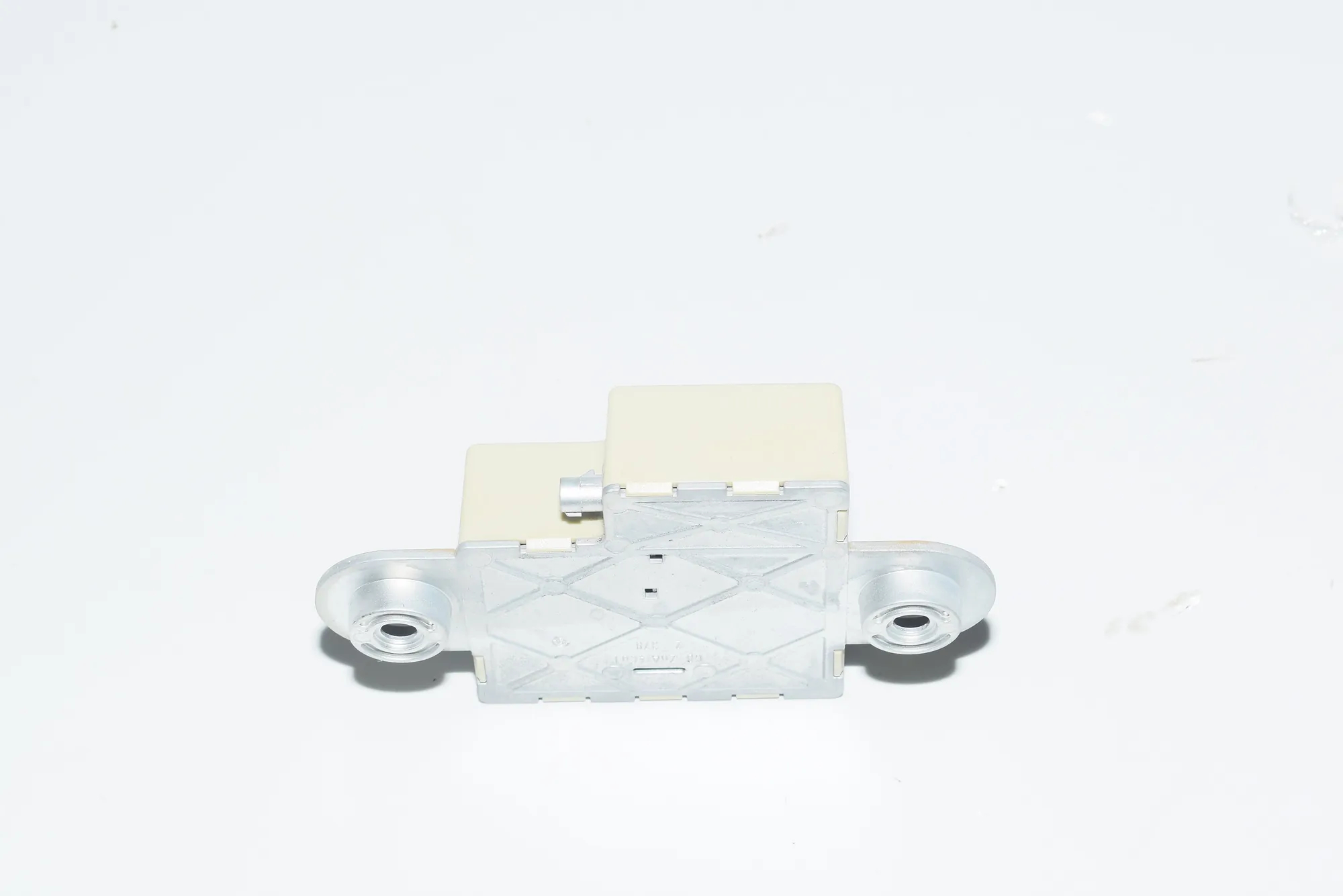 Antenna – OEM 6935024 · BMW 7 (F01, F02) 730 d 2009 – 3
