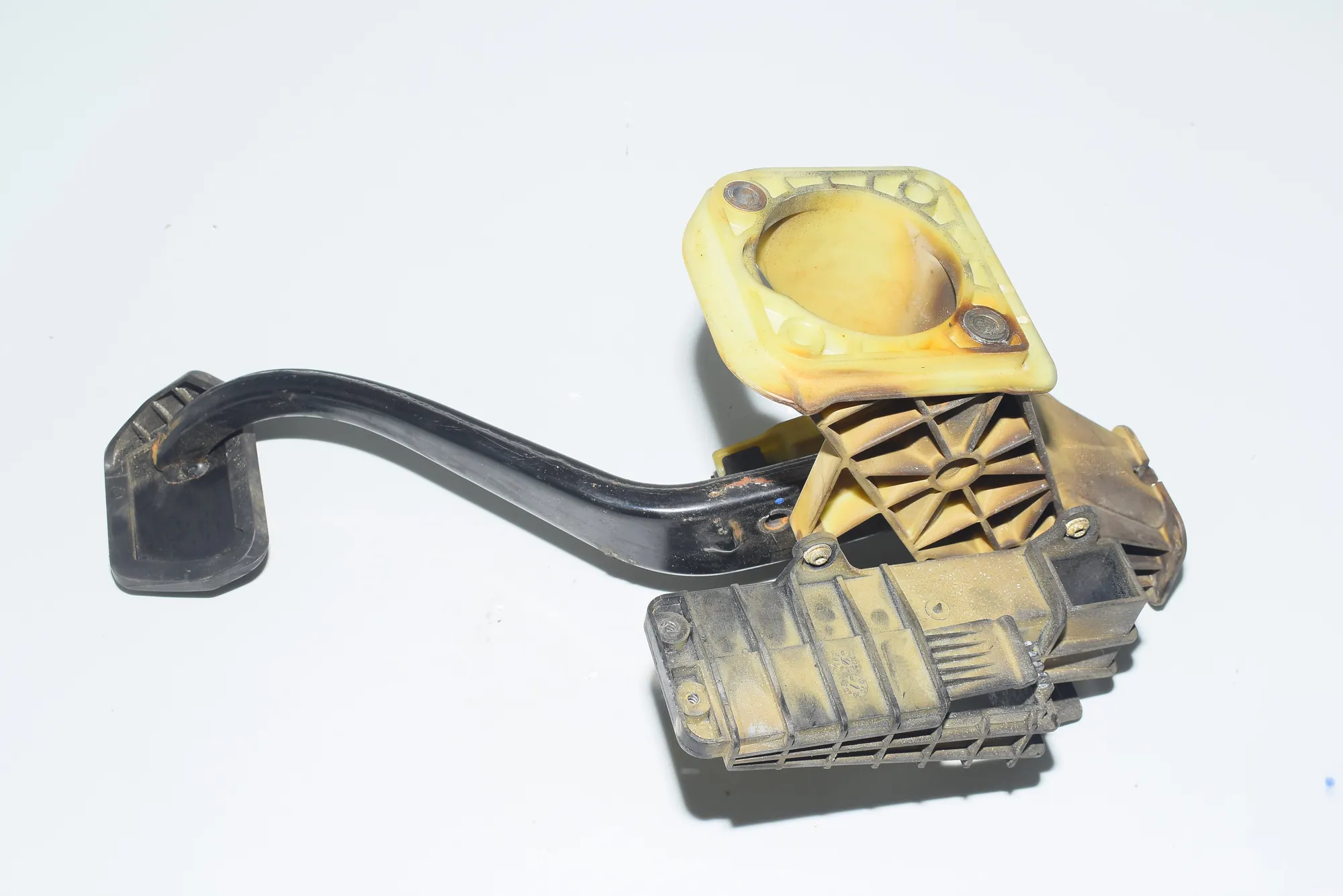 Brake Pedal – OEM 9144253 · BMW 7 (F01, F02) BMW 7 (F01, F02) 2011 – 4