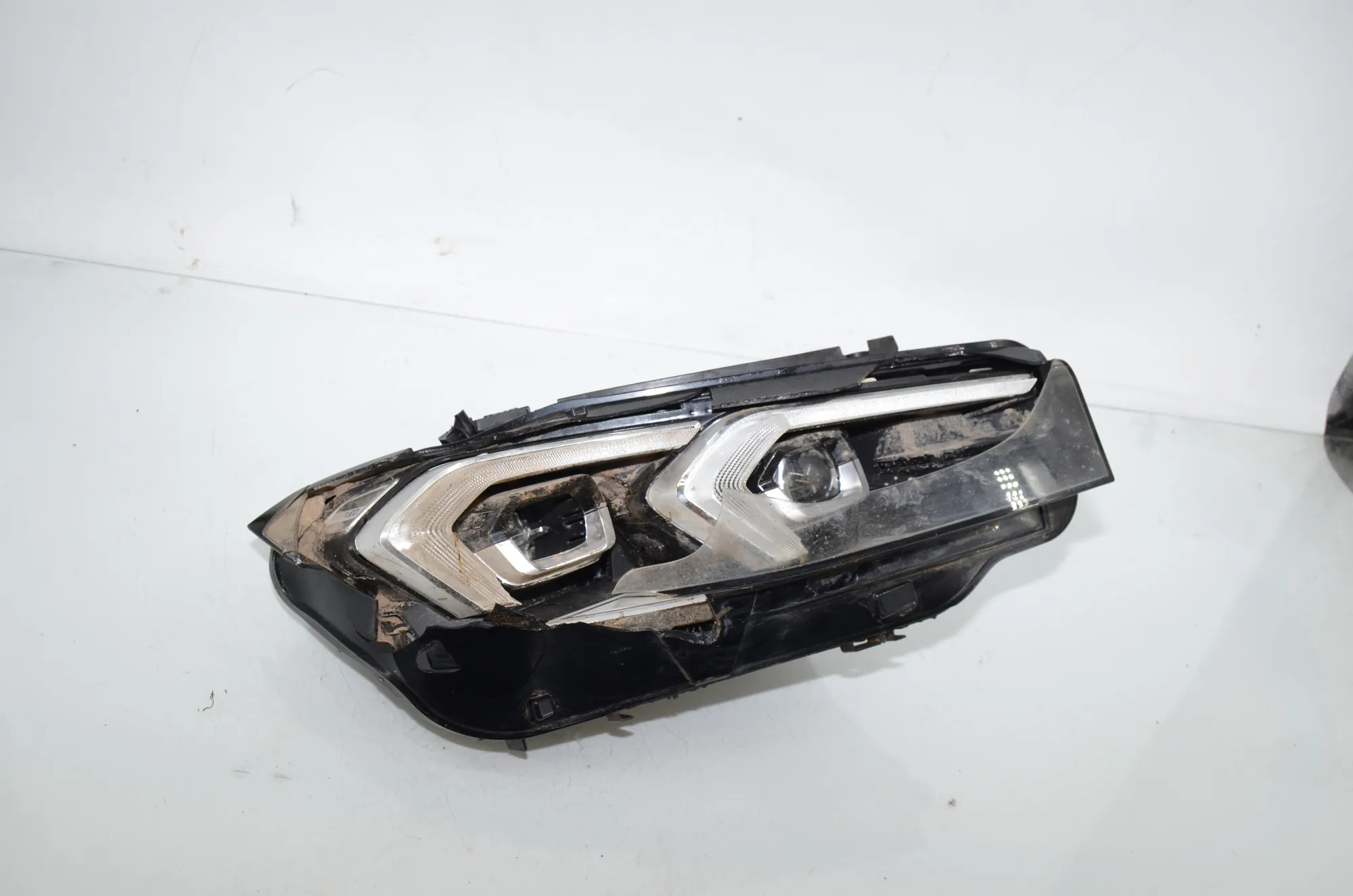Front Right Headlight – OEM 9450796 · BMW 3 Touring (G21) (2019 - -) 320 d 2024