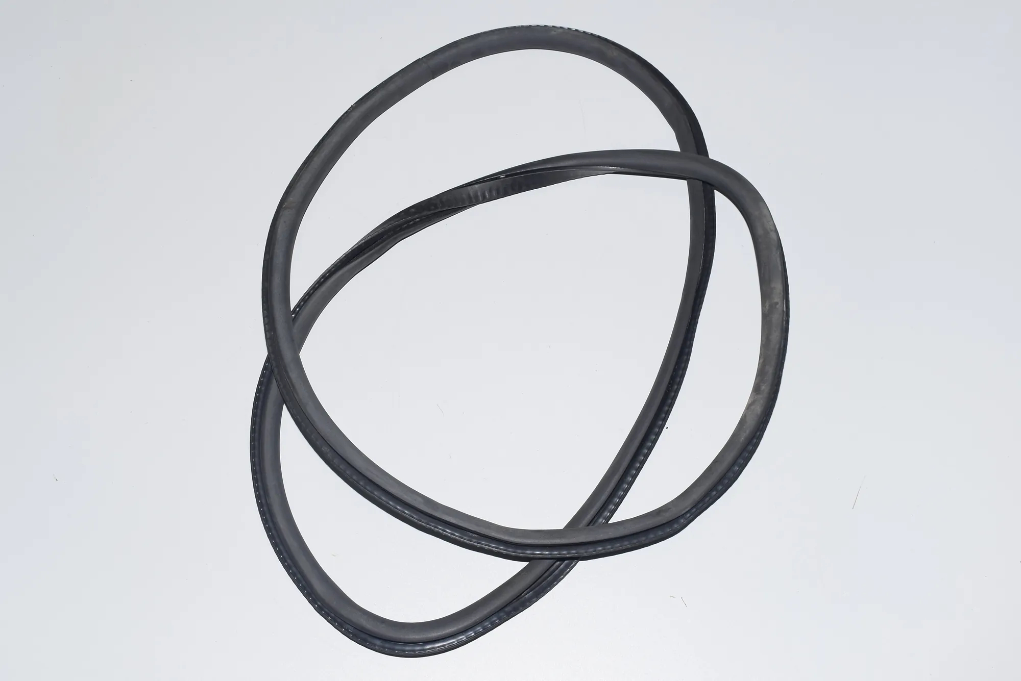 Rear Left Door Seal Rubber – OEM 7178029 · BMW 7 (F01, F02) BMW 7 (F01, F02) 2011 – 4