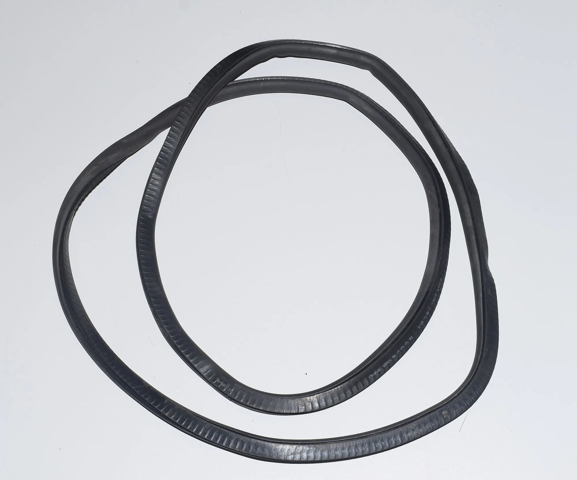 Rear Right Door Seal Rubber – OEM 7178029 · BMW 7 (F01, F02) BMW 7 (F01, F02) 2011