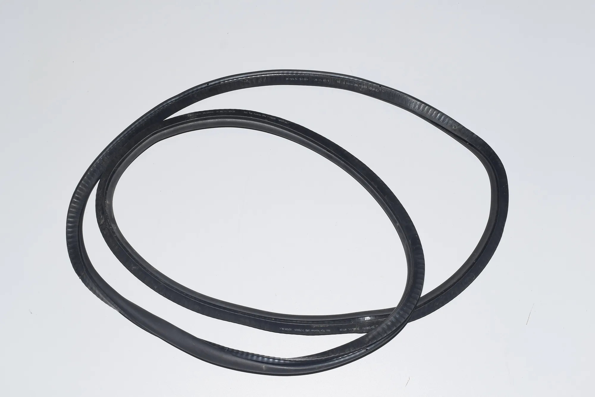Rear Right Door Seal Rubber – OEM 7178029 · BMW 7 (F01, F02) BMW 7 (F01, F02) 2011 – 3