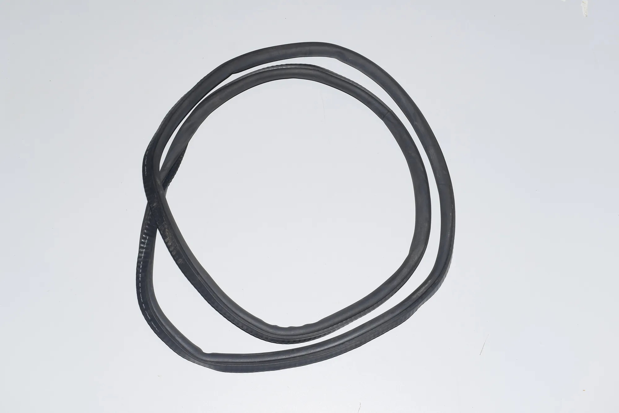 Rear Left Door Seal Rubber – OEM 7178029 · BMW 7 (F01, F02) BMW 7 (F01, F02) 2011