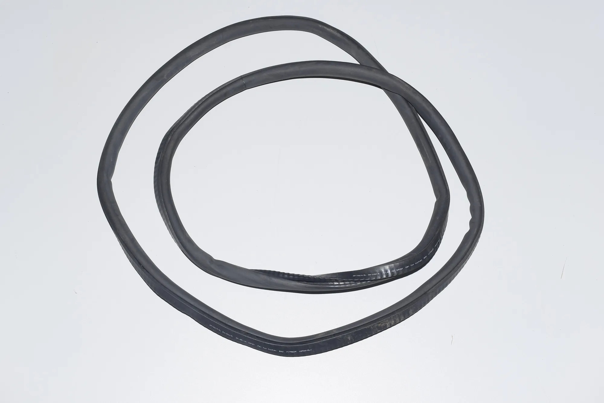Rear Left Door Seal Rubber – OEM 7178029 · BMW 7 (F01, F02) BMW 7 (F01, F02) 2011 – 4