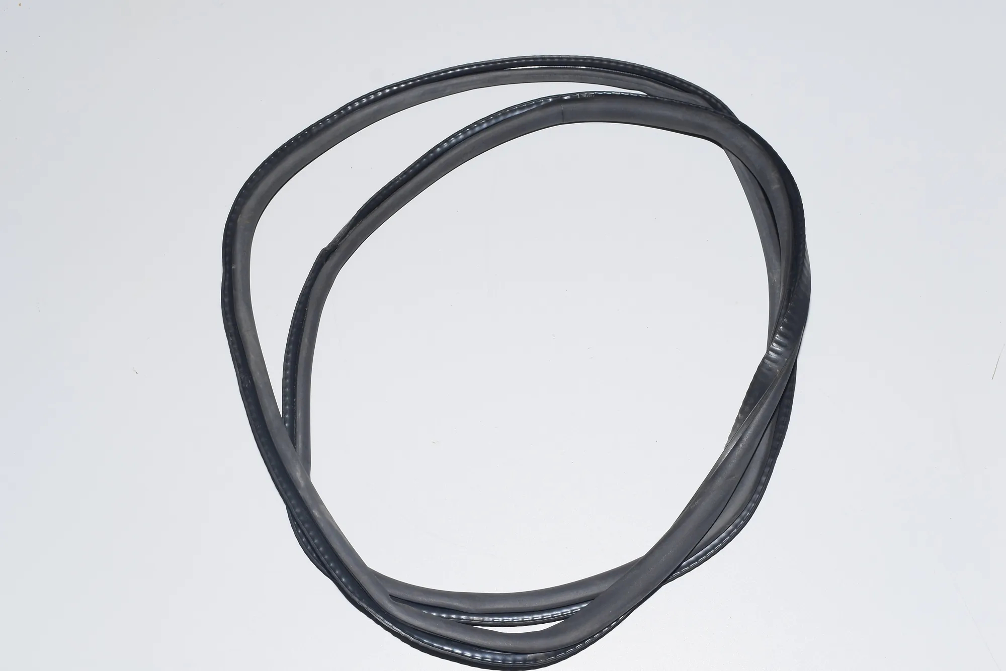 Rear Left Door Seal Rubber – OEM 7178029 · BMW 7 (F01, F02) BMW 7 (F01, F02) 2011 – 3