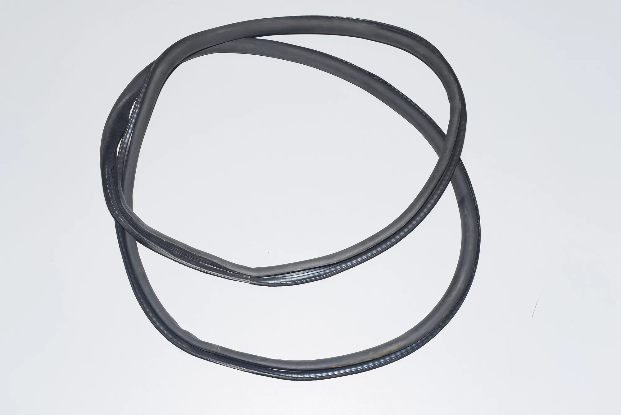 Front Right Door Seal Rubber – OEM 7177999 · BMW 7 (F01, F02) BMW 7 (F01, F02) 2011