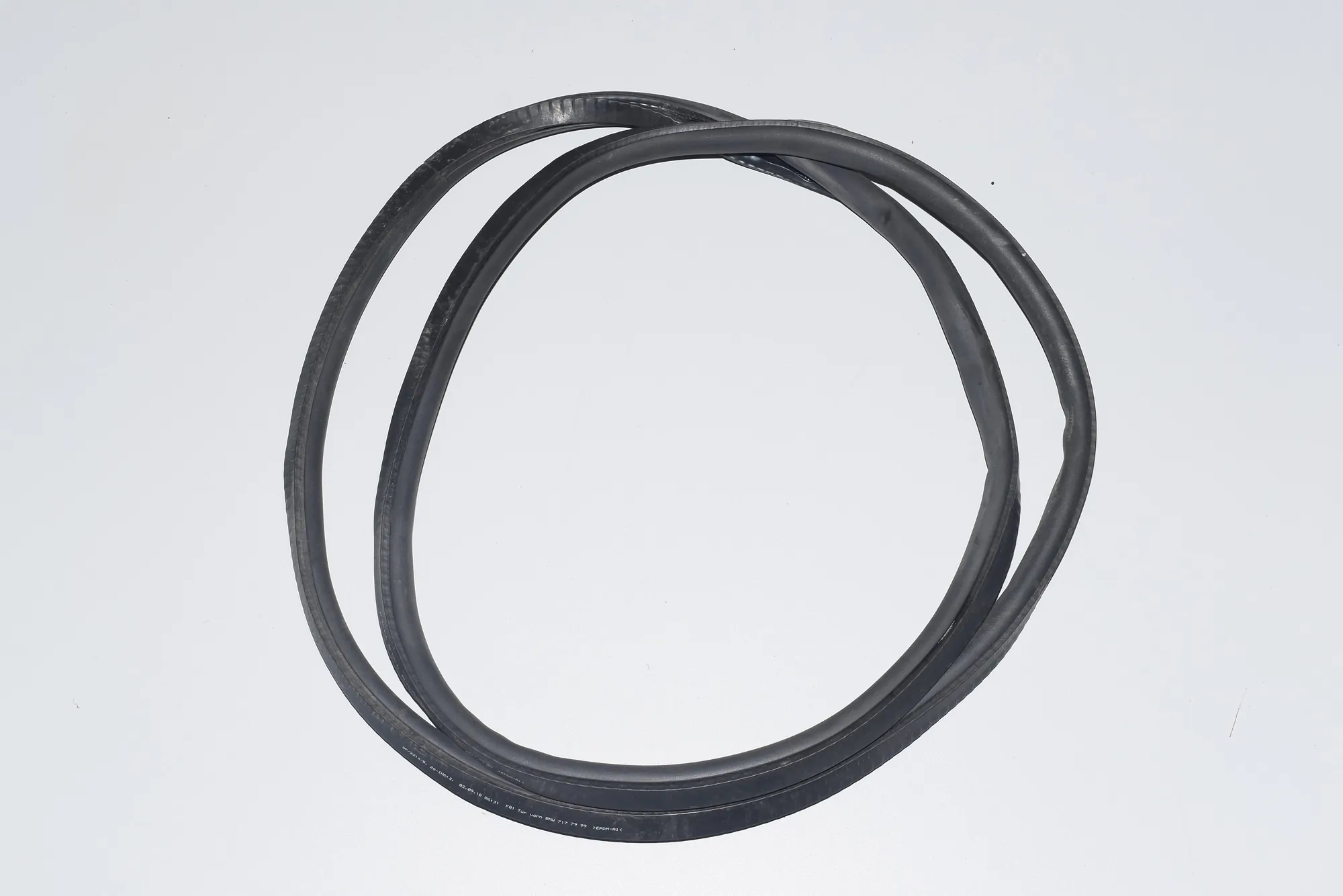 Front Right Door Seal Rubber – OEM 7177999 · BMW 7 (F01, F02) BMW 7 (F01, F02) 2011 – 4