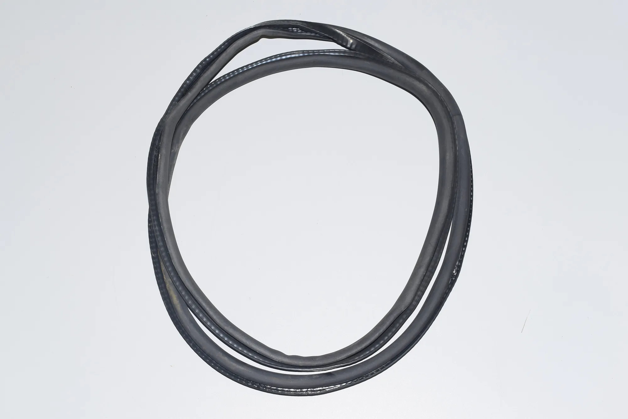 Front Right Door Seal Rubber – OEM 7177999 · BMW 7 (F01, F02) BMW 7 (F01, F02) 2011 – 3