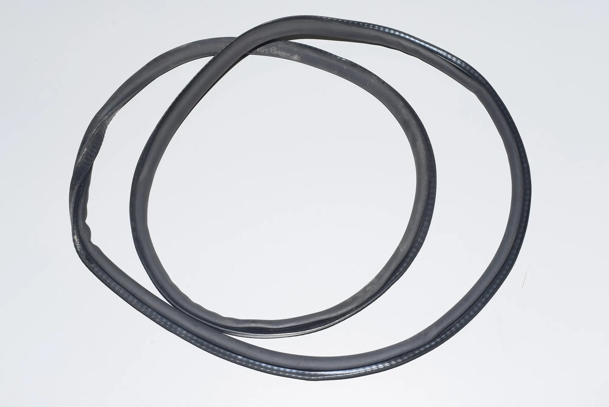 Front Left Door Seal Rubber – OEM 7177999 · BMW 7 (F01, F02) BMW 7 (F01, F02) 2011 – 4