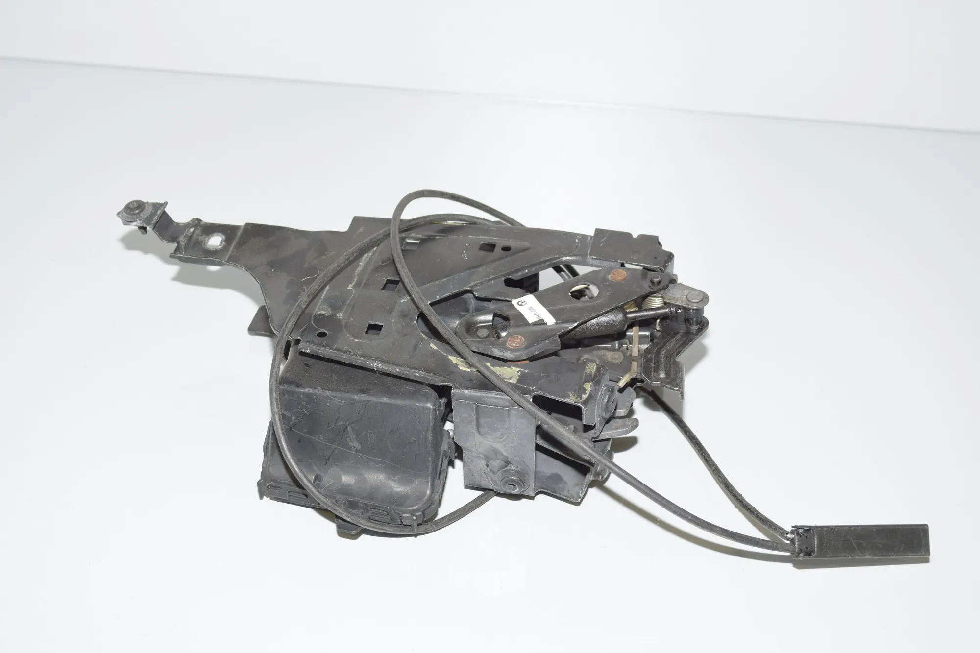 Bonnet Lock – OEM 139896 · BMW 7 (F01, F02) BMW 7 (F01, F02) 730 d 2008 – 2