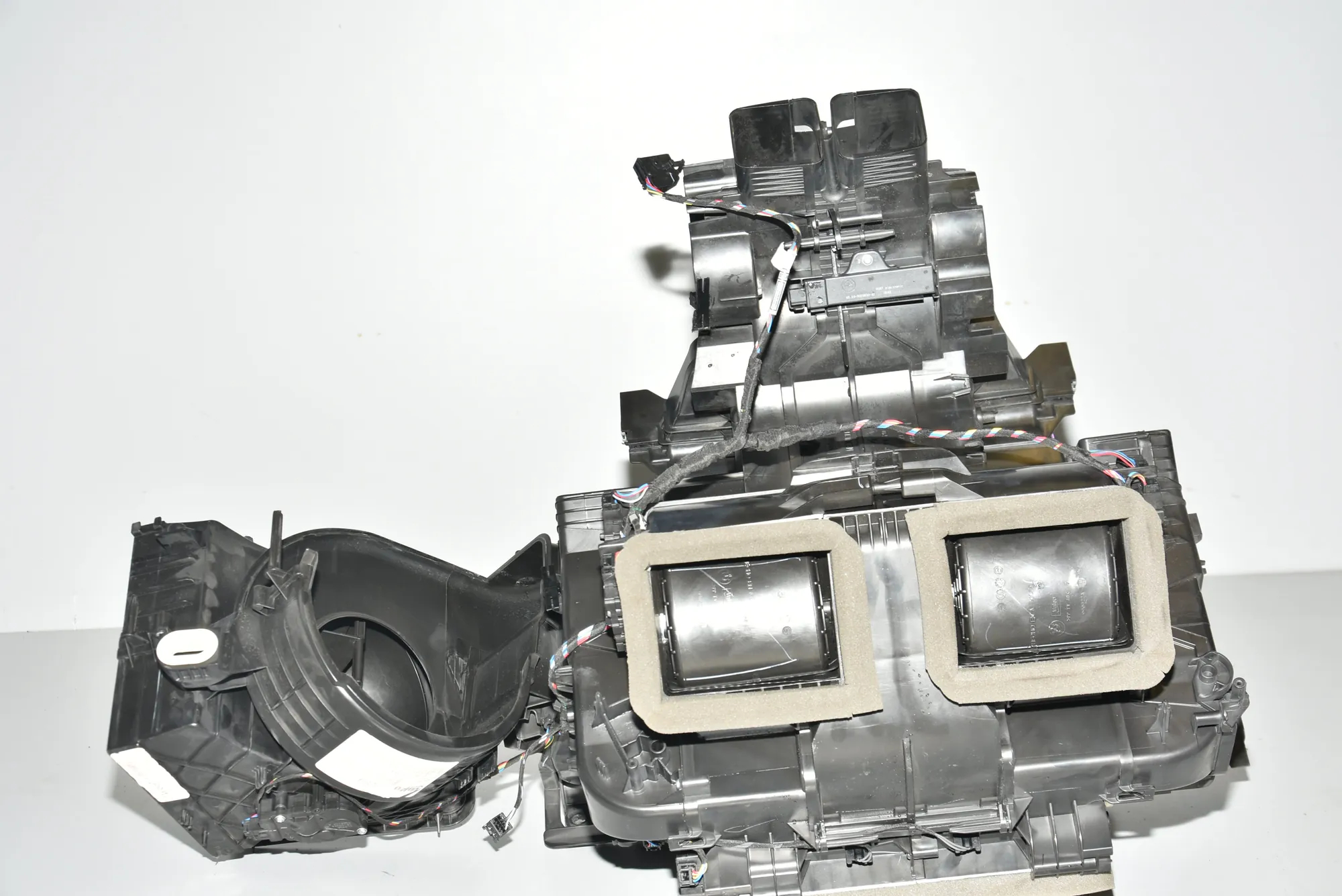Interior Heater – OEM 9291200 · BMW X5 (F15, F85) BMW X5 (F15, F85) 2014 – 2