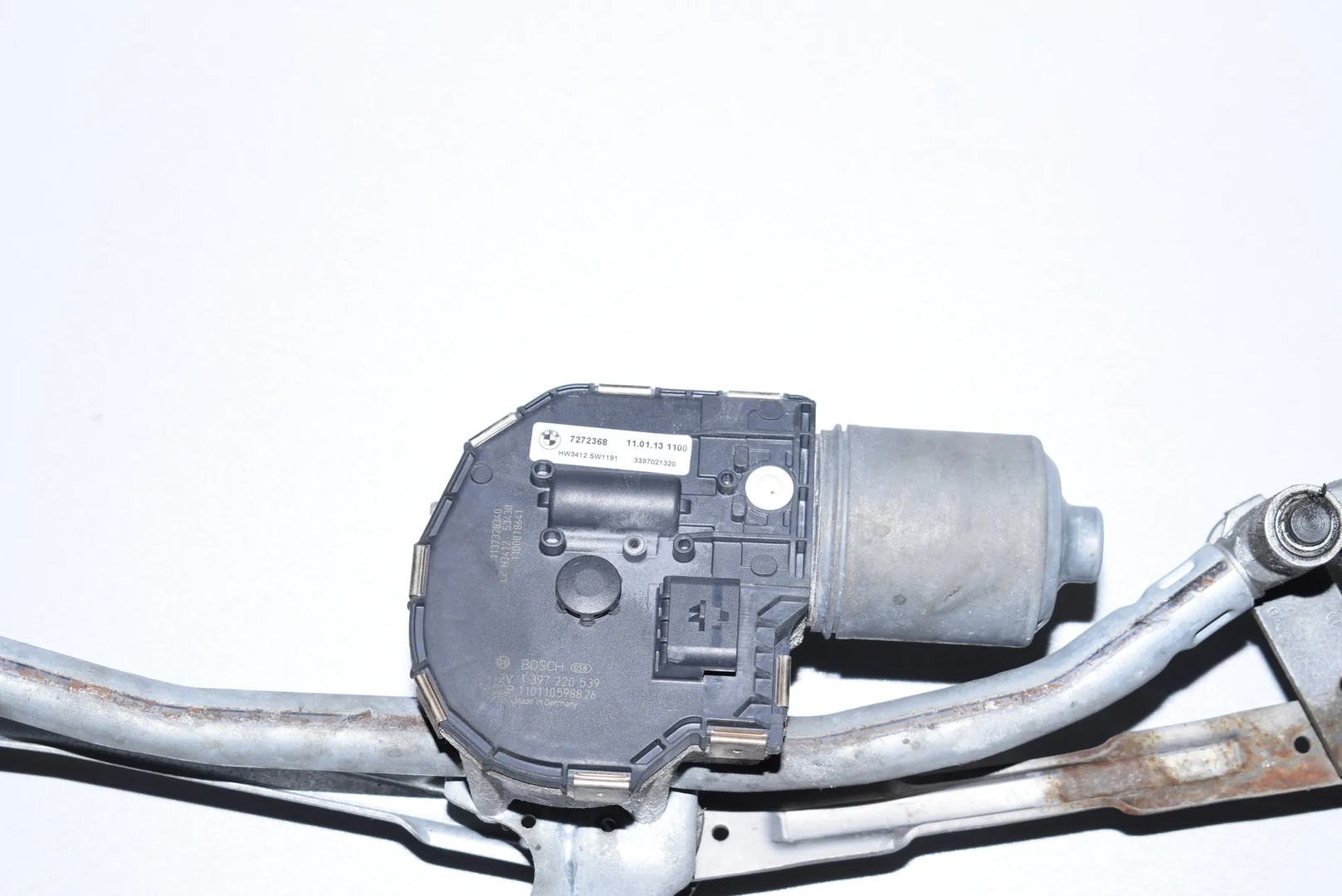 Front Windshield Wiper Mechanism – OEM 7272452 · BMW 7 7 (F01, F02) (2008 - 2015) 730 d (2008 - 2012, 3.0 L, 180 kW) 2011 – 3