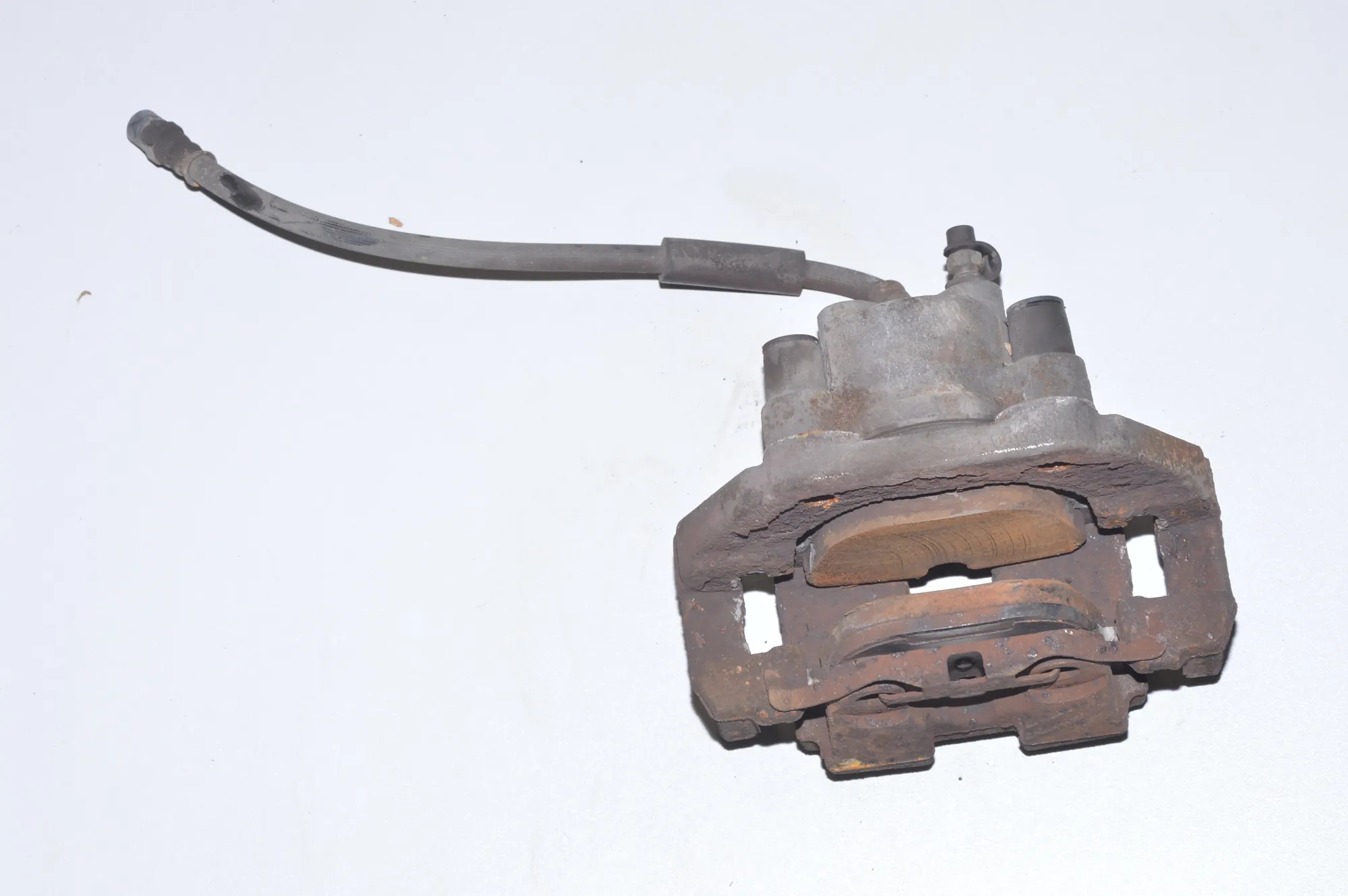Rear Left Brake Caliper · BMW 7 (F01, F02) 730 d 2011
