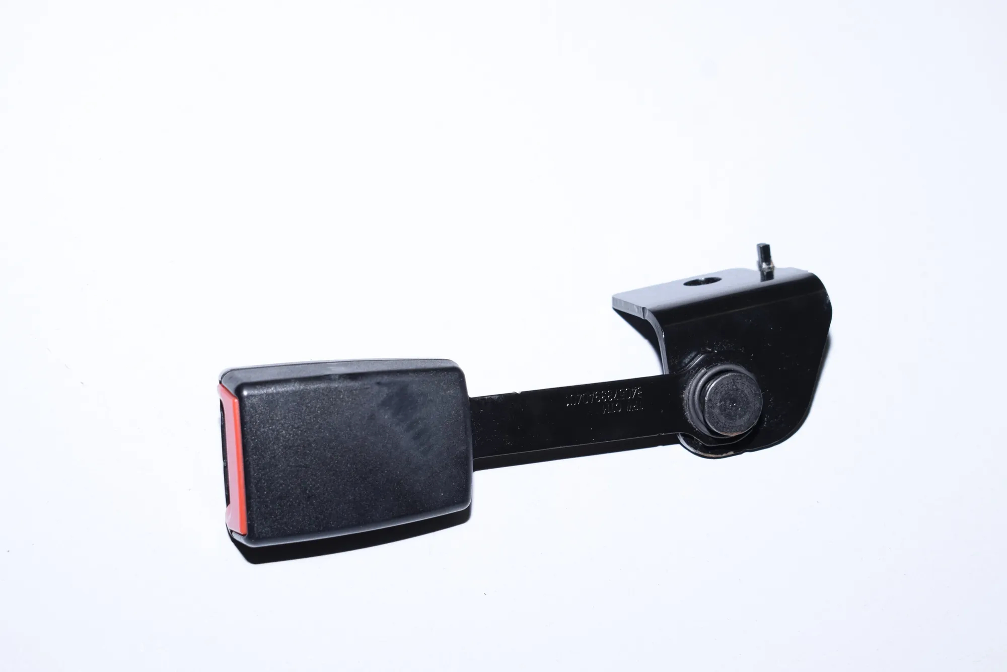 Rear Left Seat Buckle – OEM 7220857 · BMW 7 (F01, F02) 730 d 2011 – 2