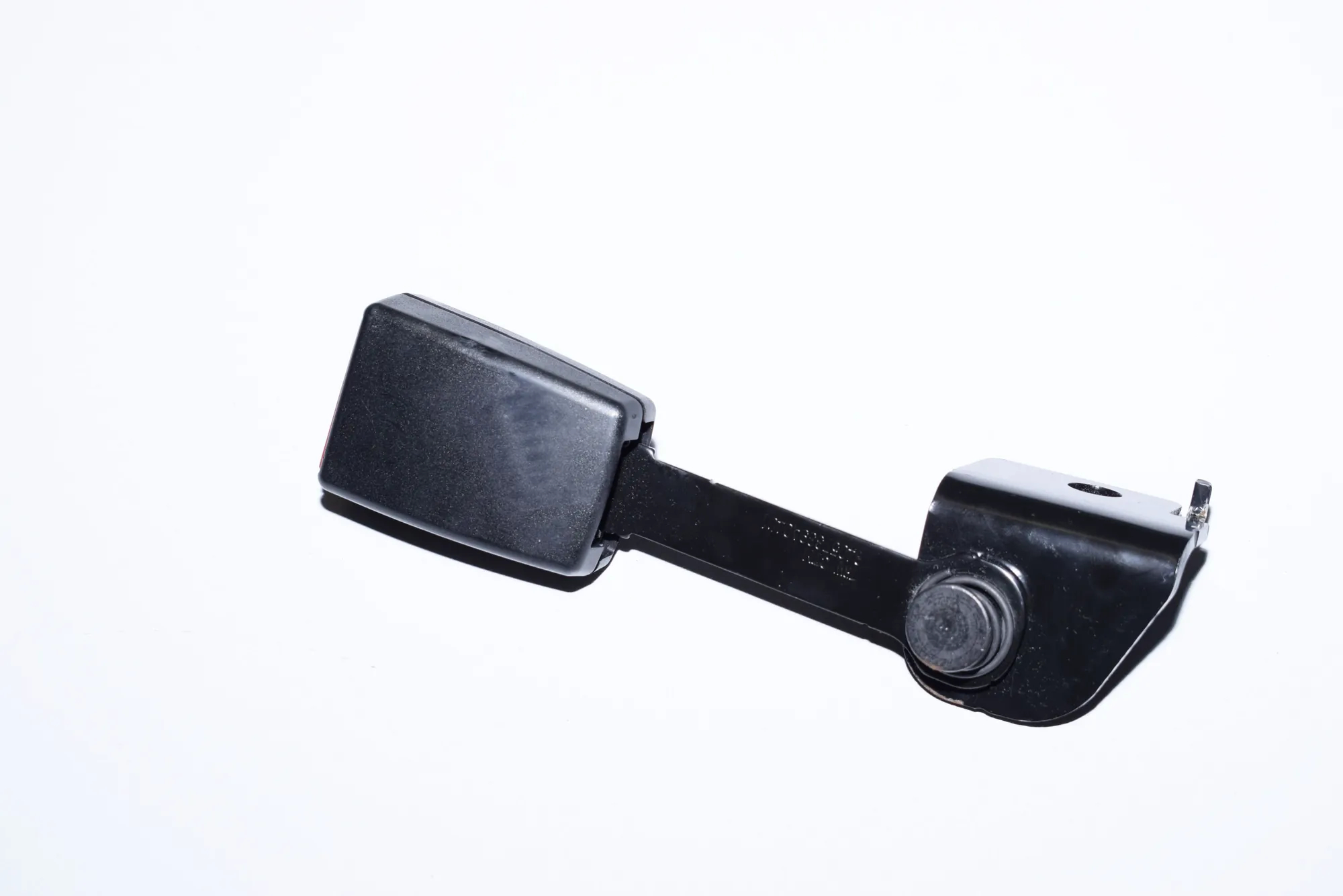 Rear Left Seat Buckle – OEM 7220857 · BMW 7 (F01, F02) 730 d 2011 – 3