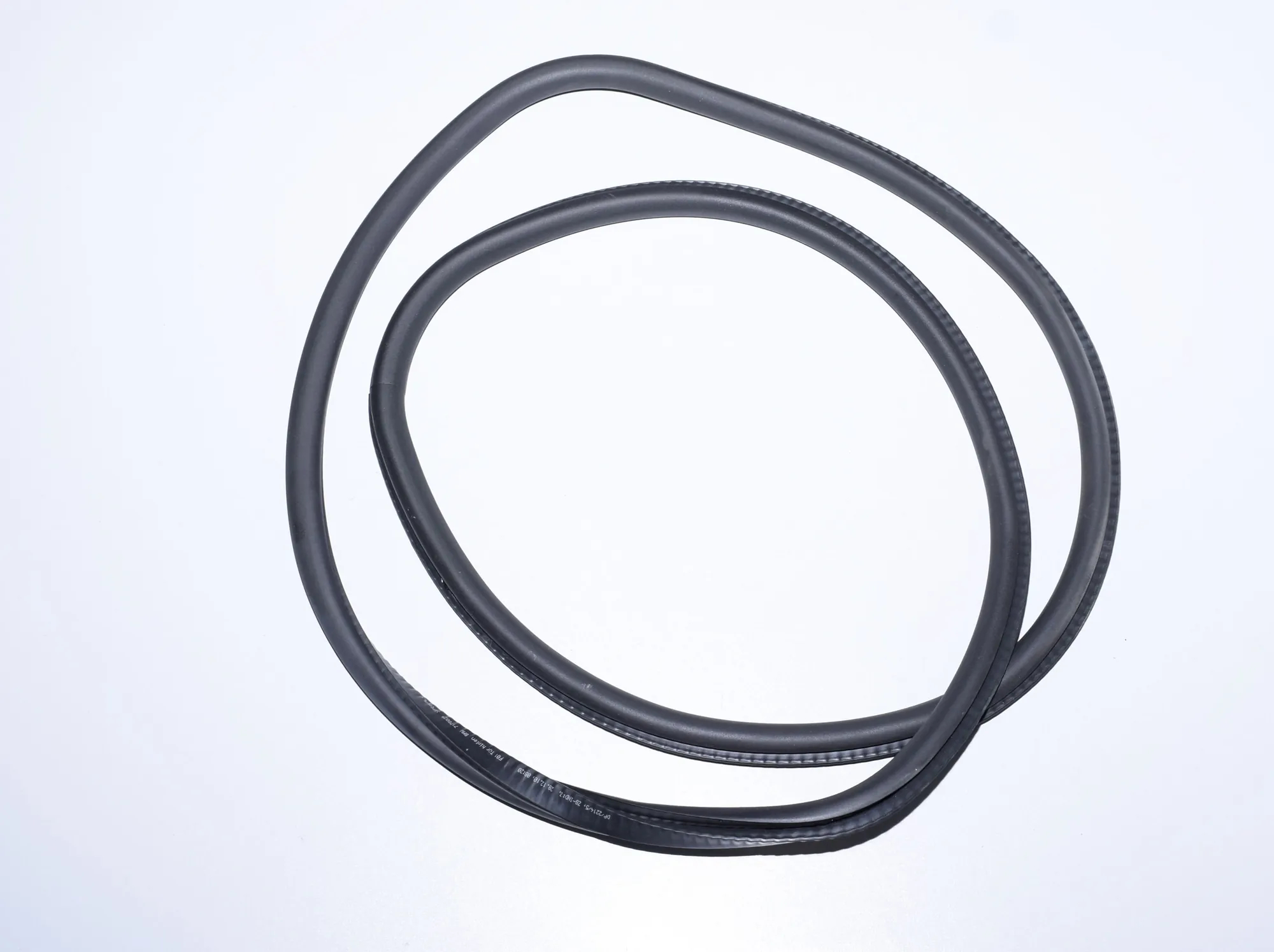 Rear Left Door Seal Rubber – OEM 7178029 · BMW 7 (F01, F02) 730 d 2011