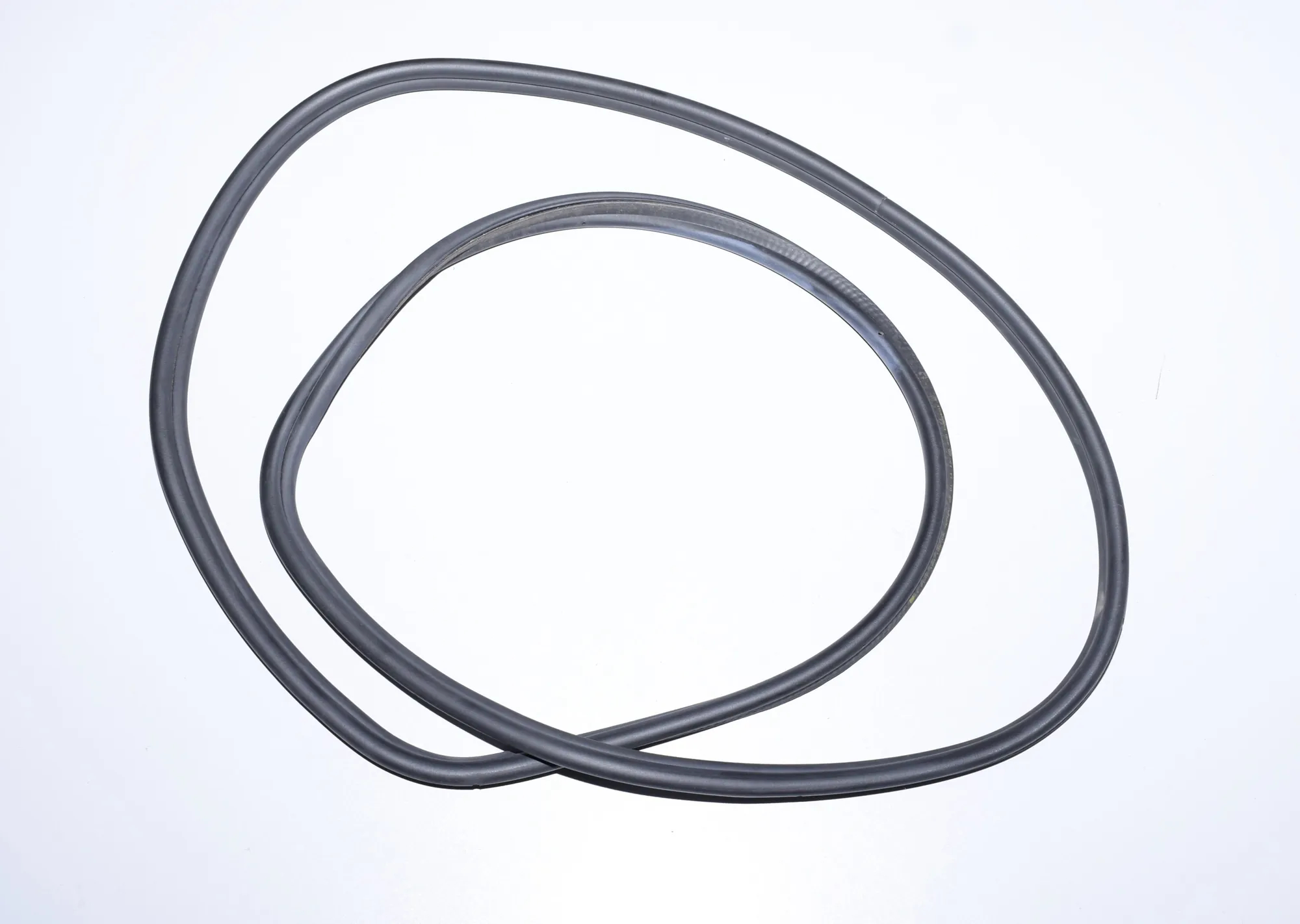 Tailgate Rubber Seal – OEM 7187307 · BMW 7 (F01, F02) 730 d 2011 – 2