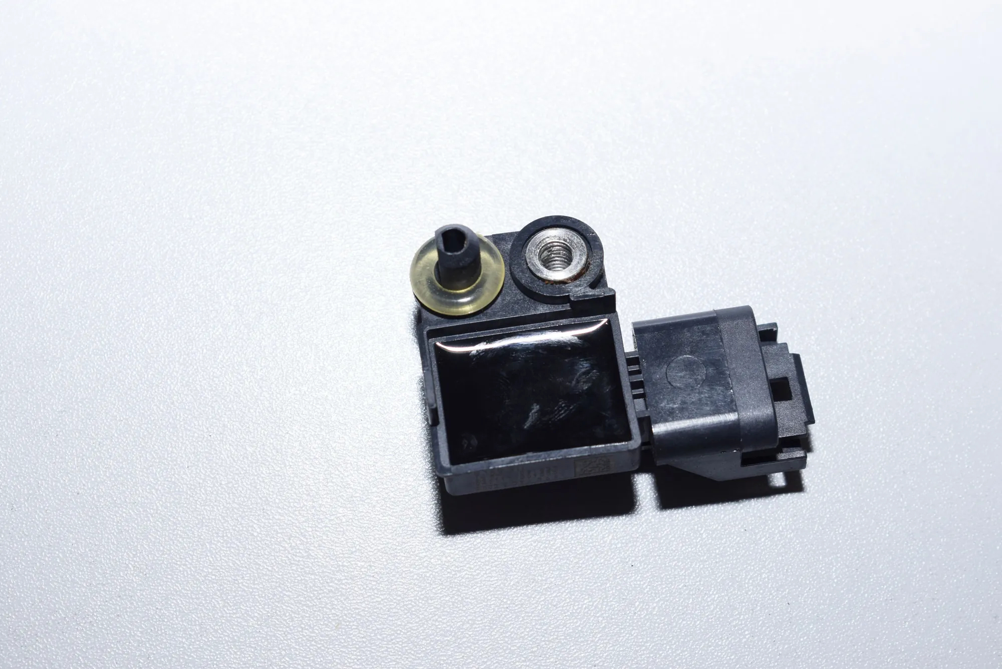 Front Right Impact Sensor – OEM 9159311 · BMW 7 (F01, F02) 730 d 2011 – 3