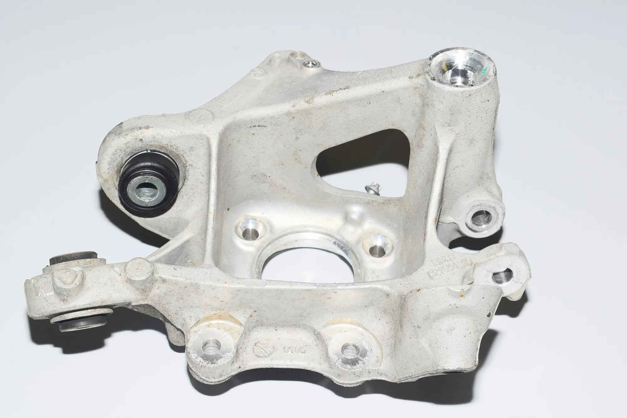 Rear Left Wheel Hub Spindle – OEM 6865661 · BMW 7 (G11, G12) BMW 7 (G11, G12) M 760 Li xDrive 2016 – 4