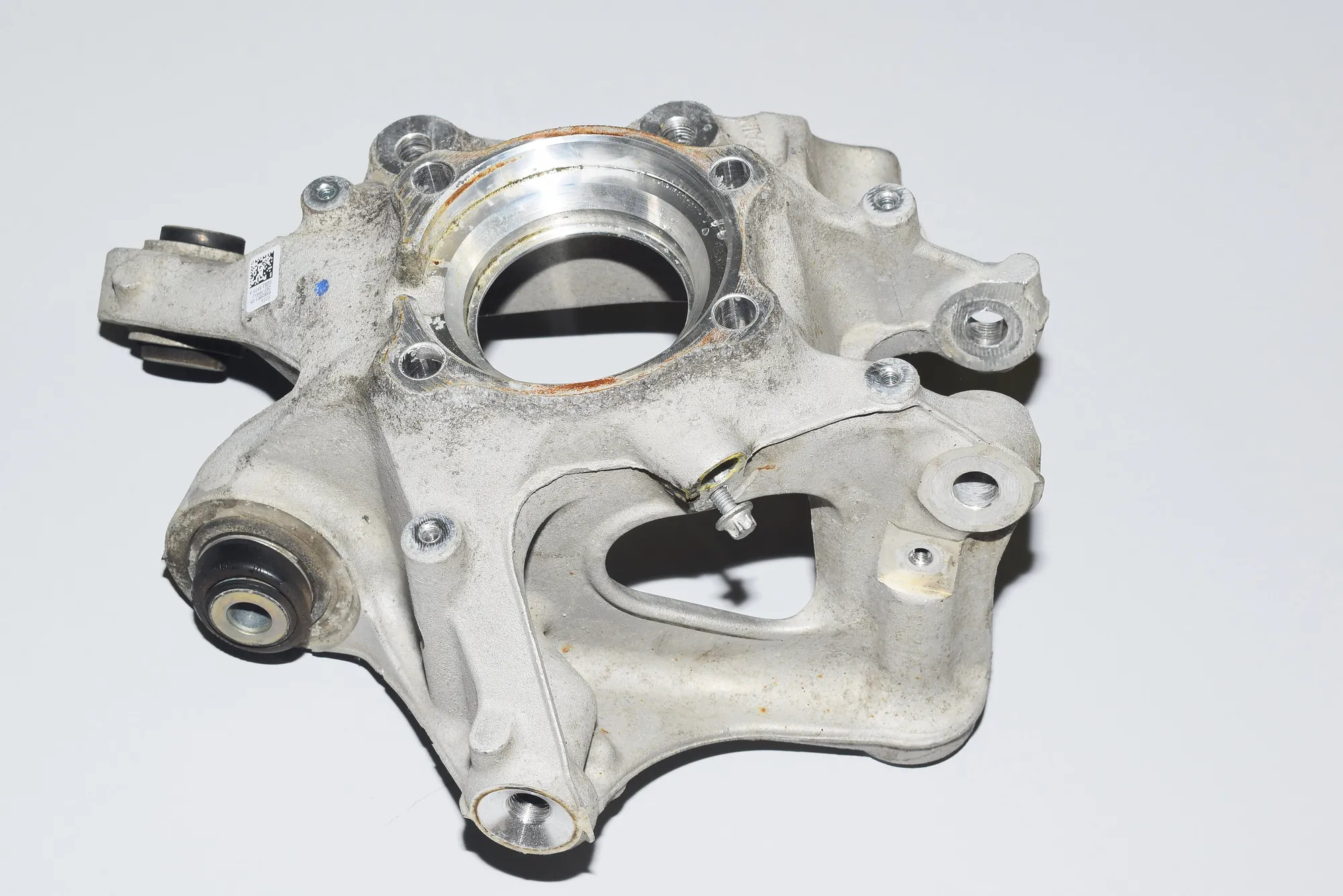 Rear Left Wheel Hub Spindle – OEM 6865661 · BMW 7 (G11, G12) BMW 7 (G11, G12) M 760 Li xDrive 2016 – 2