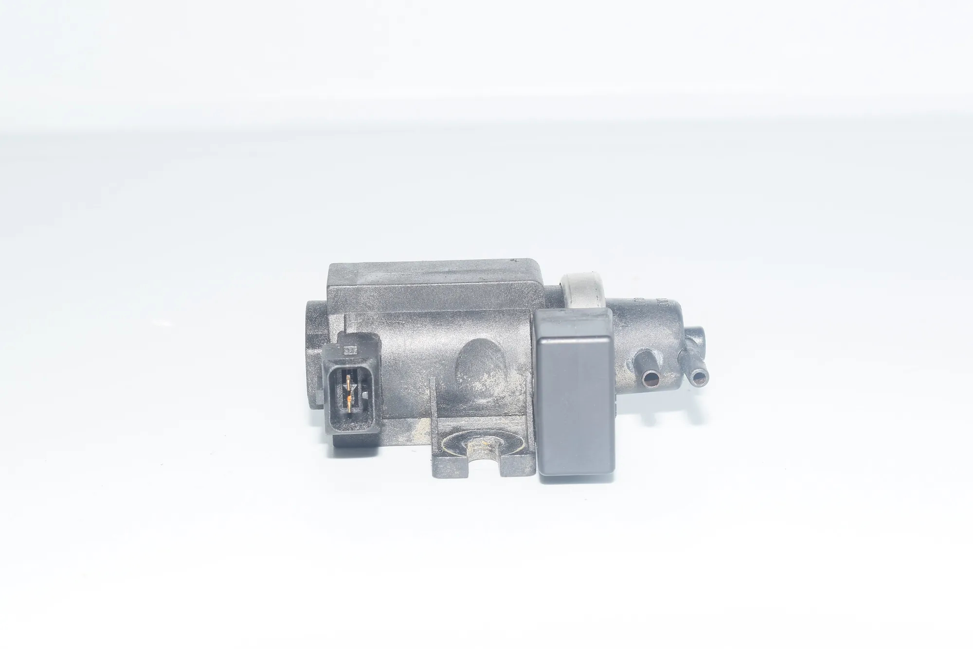 Solenoid Valve – OEM 2247906 · BMW 5 Touring (E39) 530 d 2000 – 2