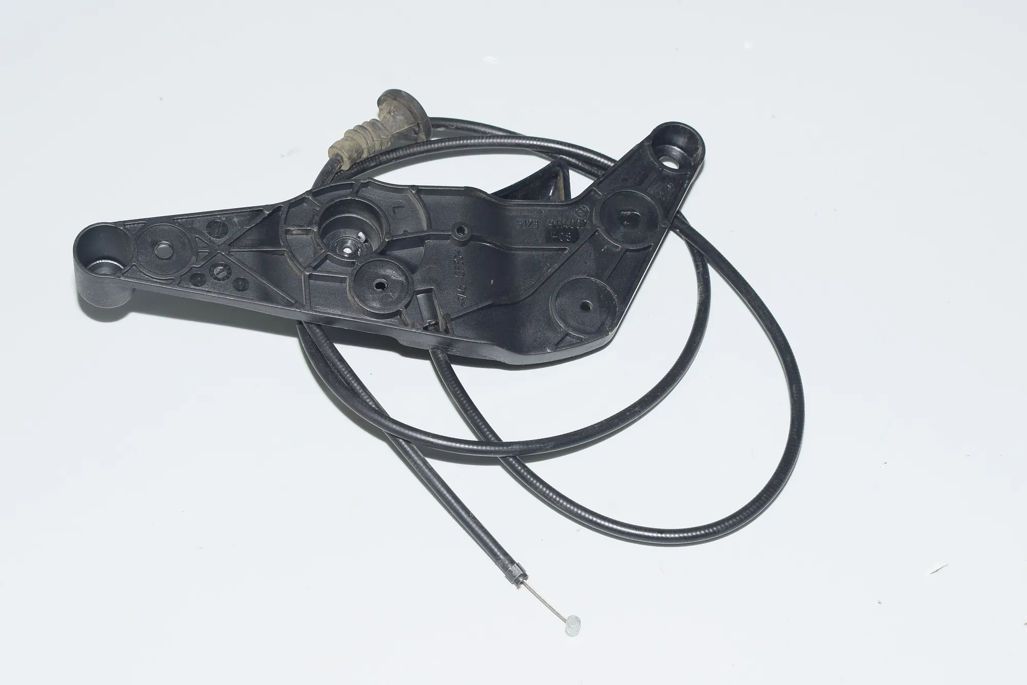 Bonnet Lock Cable – OEM 9114002 · BMW 7 (F01, F02) 730 d 2009