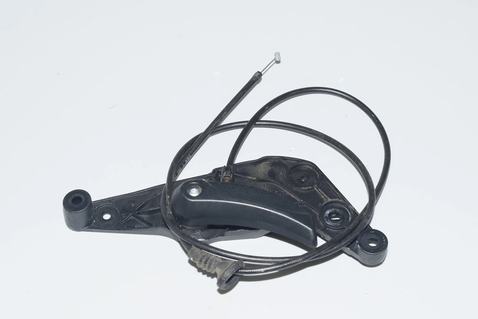 Bonnet Lock Cable – OEM 9114002 · BMW 7 (F01, F02) 730 d 2009 – 3