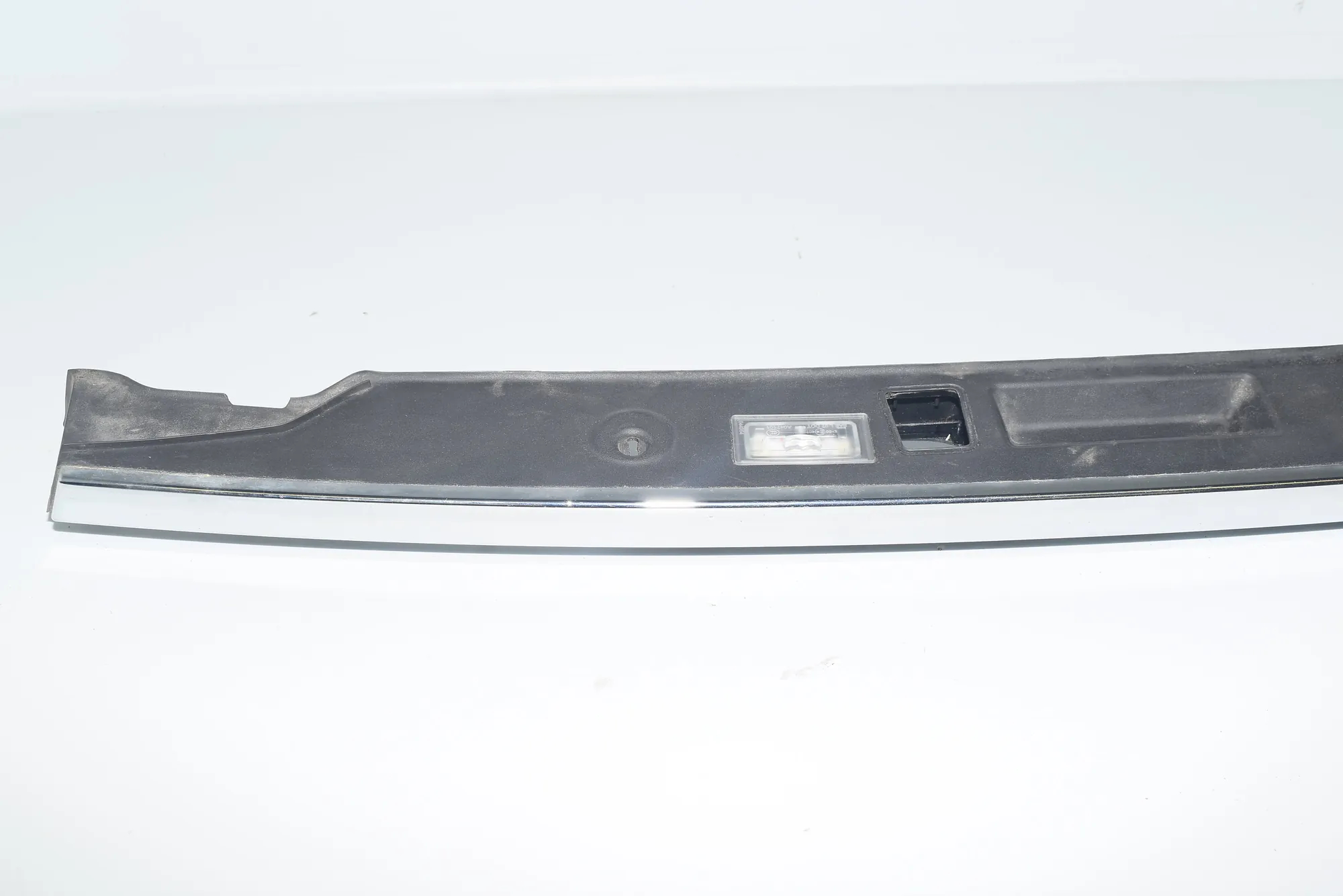 License Plate Lights – OEM 720035 · BMW 7 (F01, F02) 730 d 2009 – 2