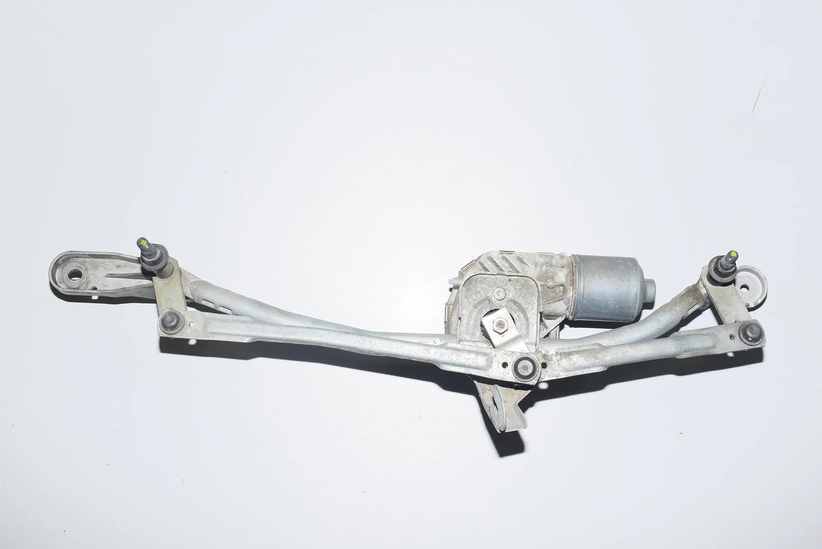 Front Windshield Wiper Mechanism – OEM 3397021220 · BMW 7 7 (F01, F02) (2008 - 2015) 730 d (2008 - 2012, 3.0 L, 180 kW) 2009 – 3