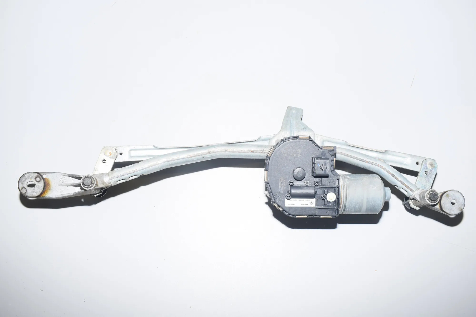 Front Windshield Wiper Mechanism – OEM 3397021220 · BMW 7 7 (F01, F02) (2008 - 2015) 730 d (2008 - 2012, 3.0 L, 180 kW) 2009 – 2