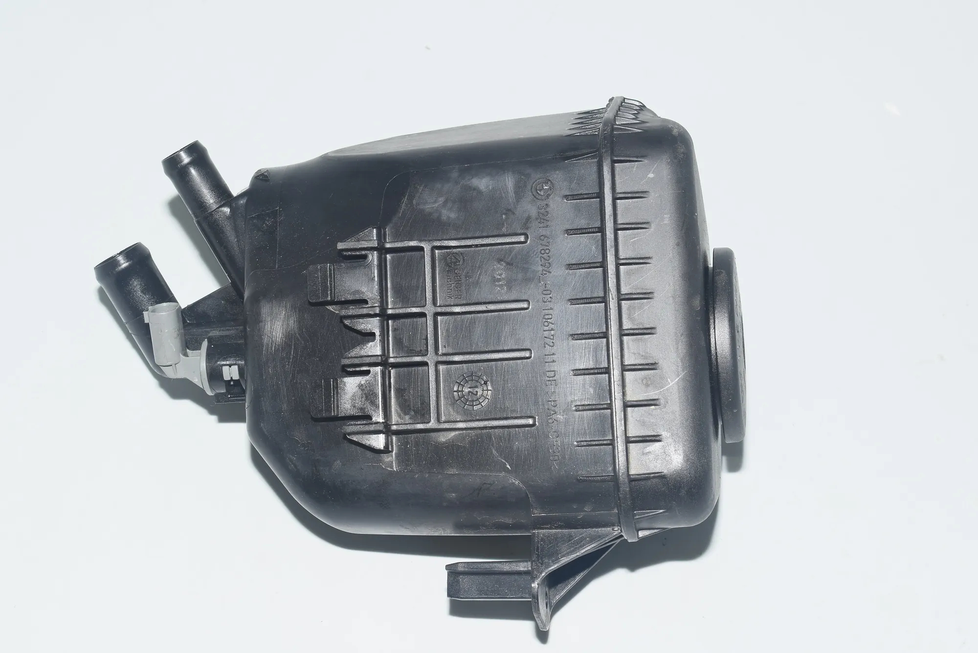 Power Steering Pump Tank – OEM 678294 · BMW 7 (F01, F02) 730 d 2009 – 3