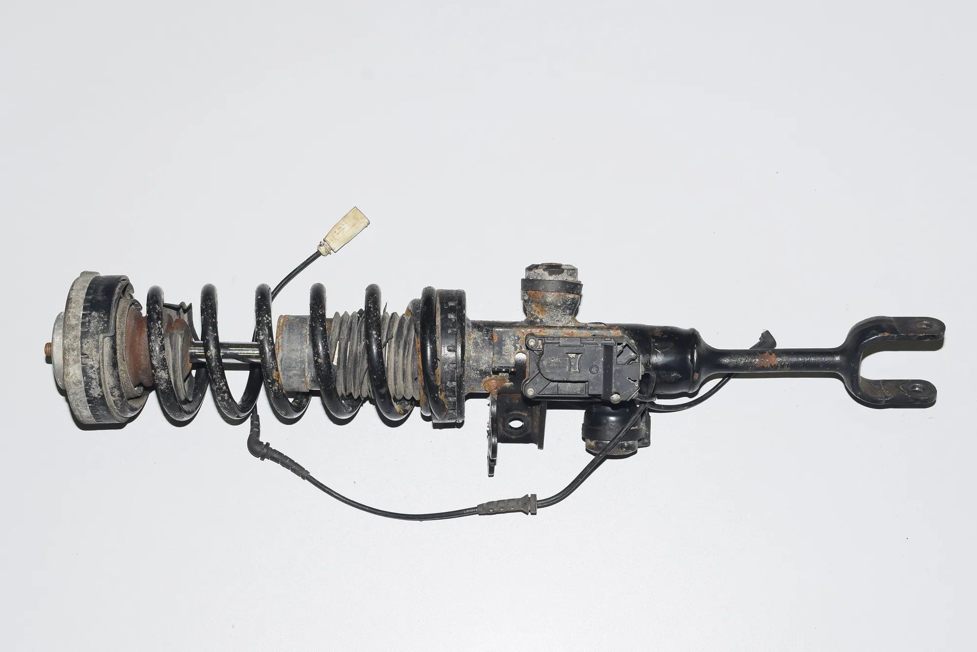 Front Left Shock Absorber – OEM 6791683 · BMW 7 (F01, F02) 730 d 2009 – 4